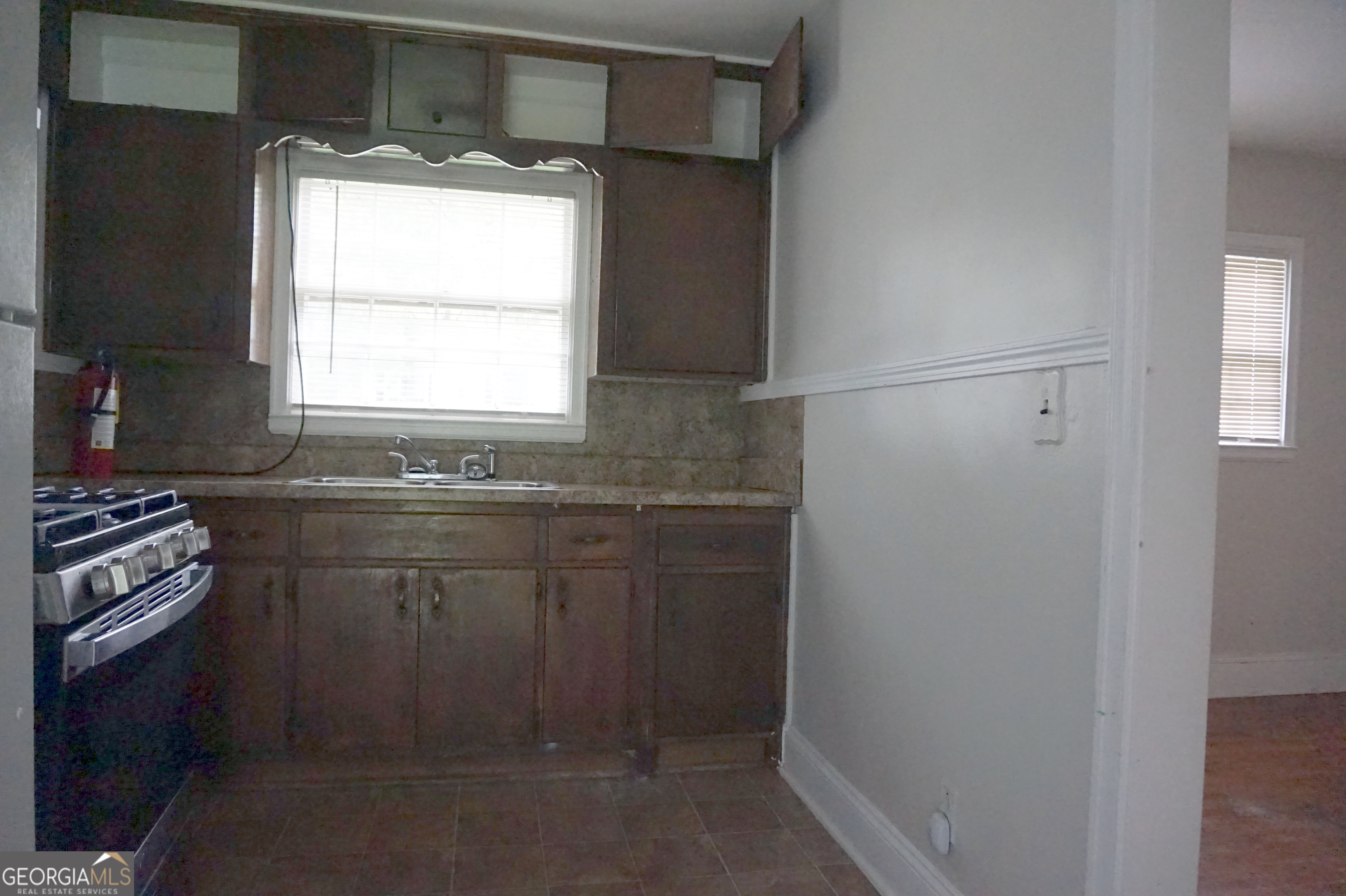 1472 Elizabeth Lane