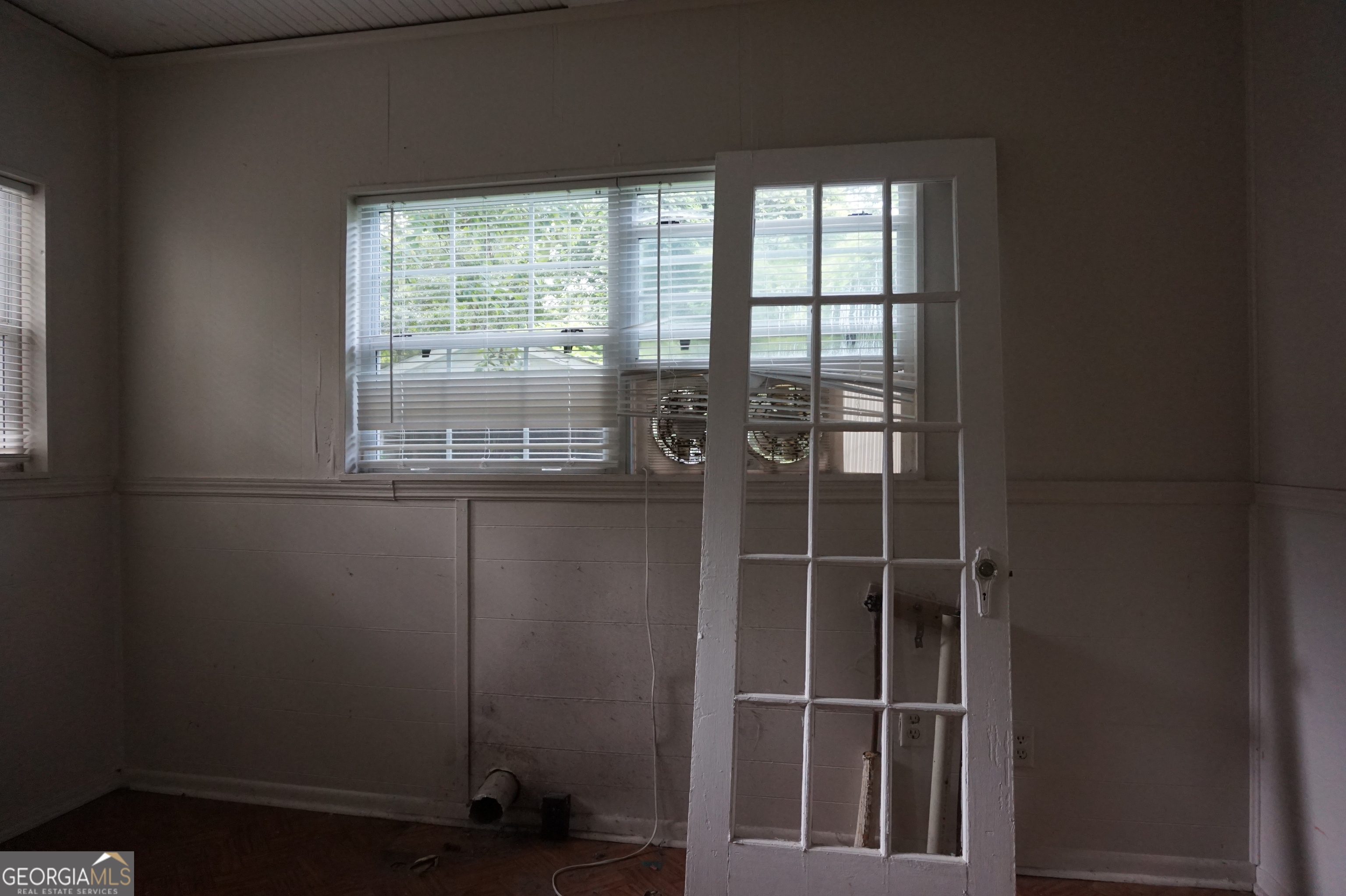 1472 Elizabeth Lane