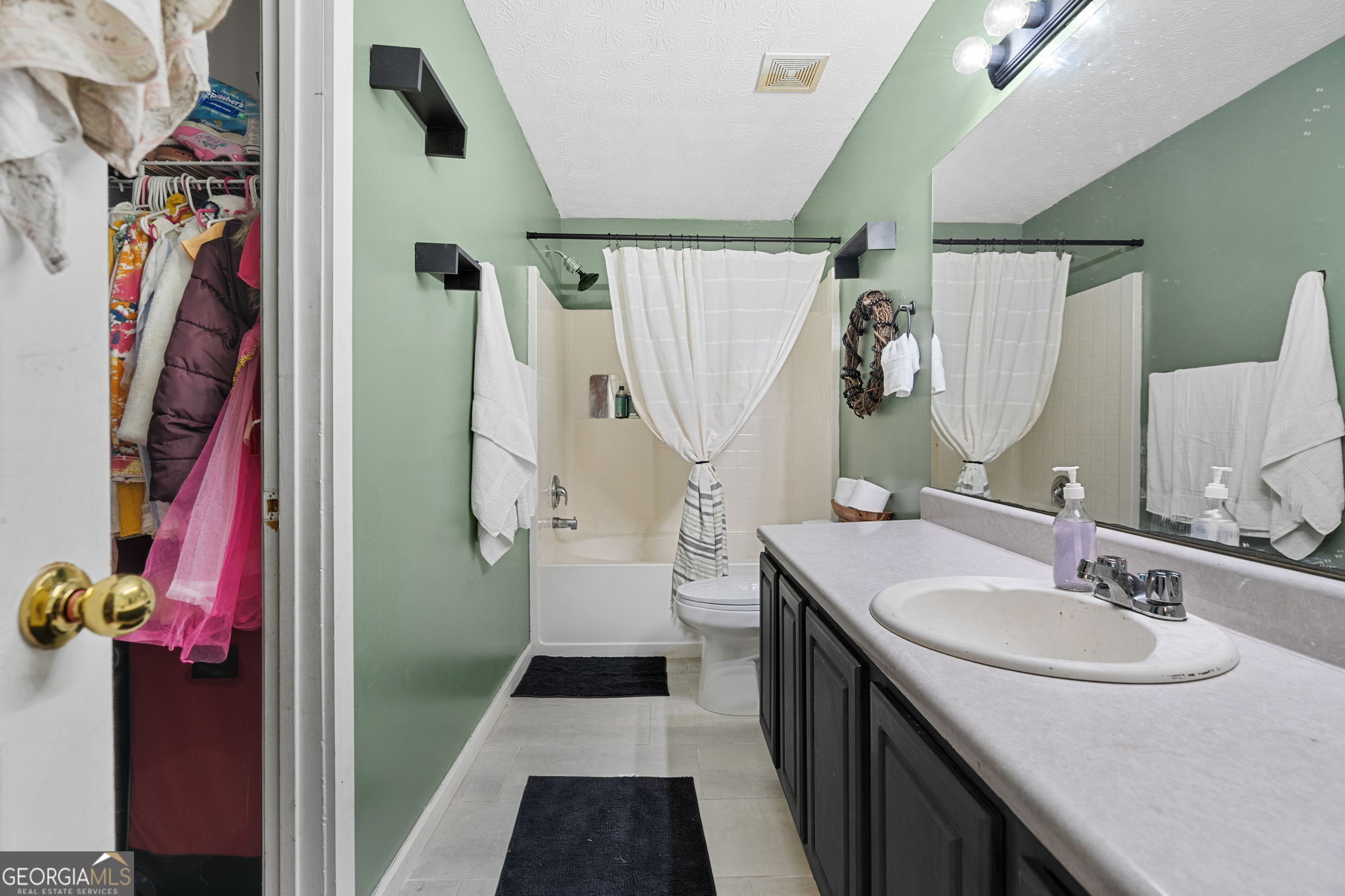 303 Wolf Creek Place