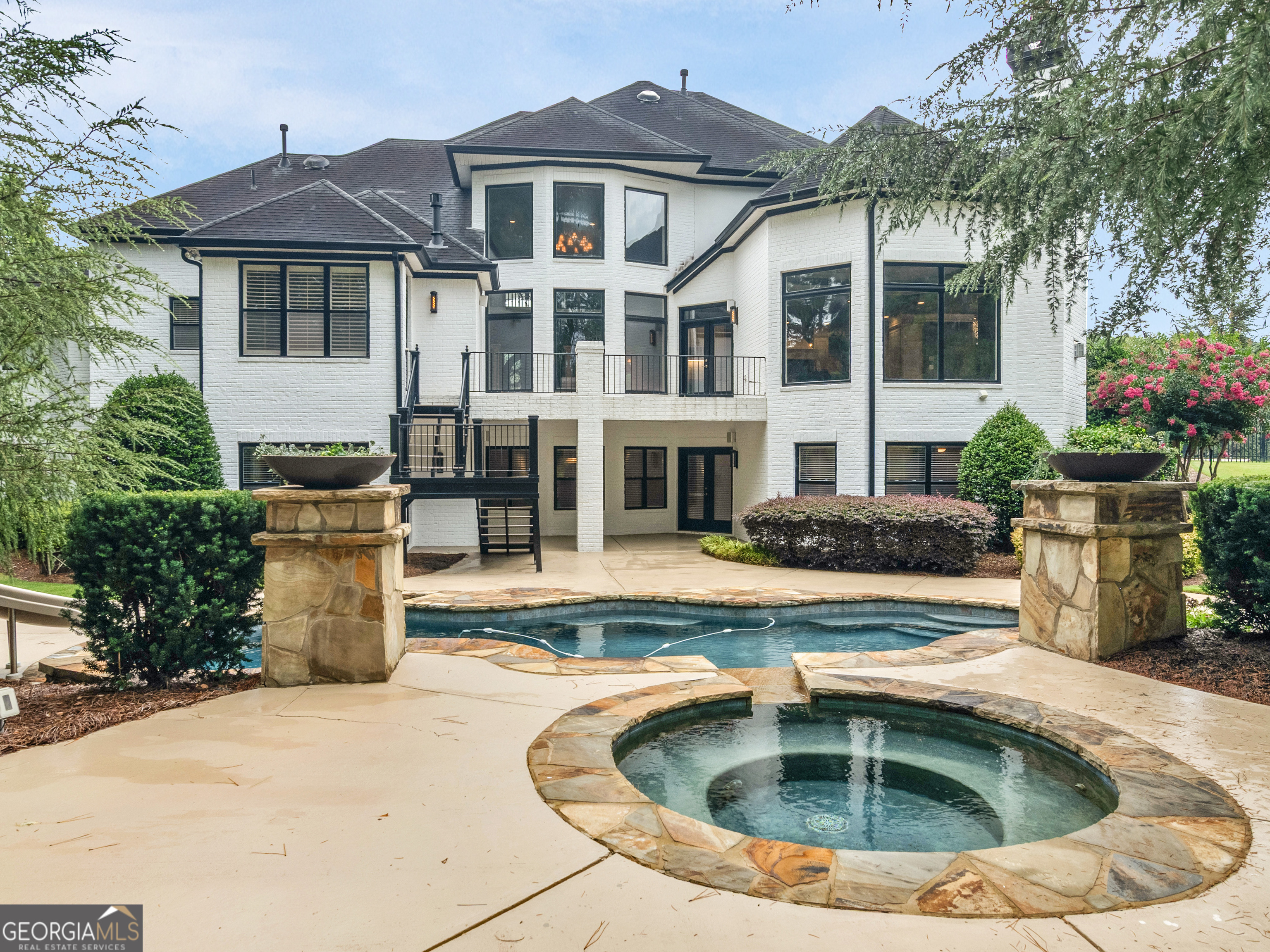 1002 Legacy Hills Drive