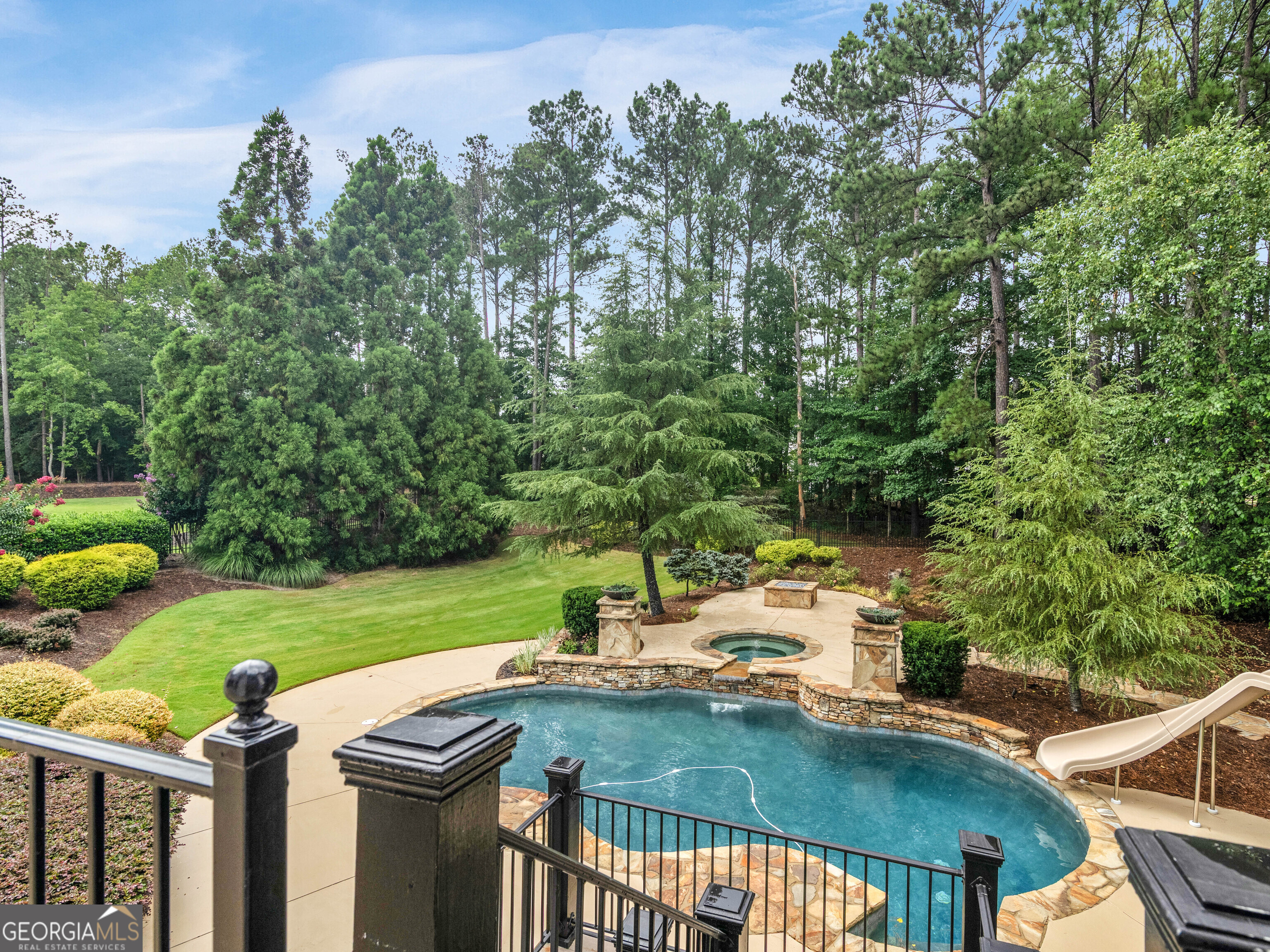 1002 Legacy Hills Drive