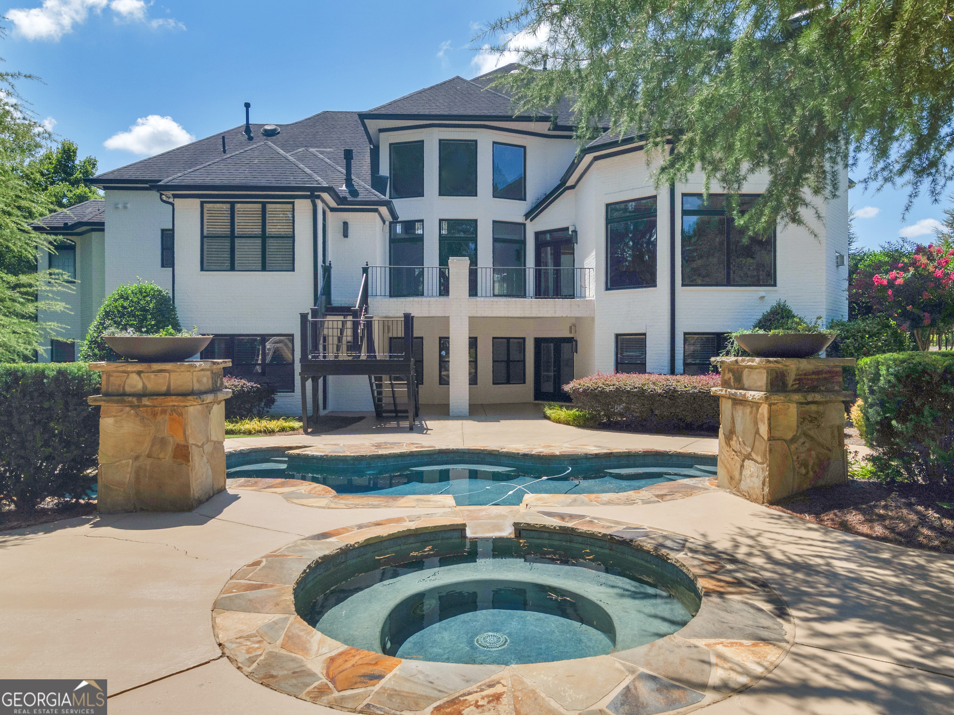 1002 Legacy Hills Drive