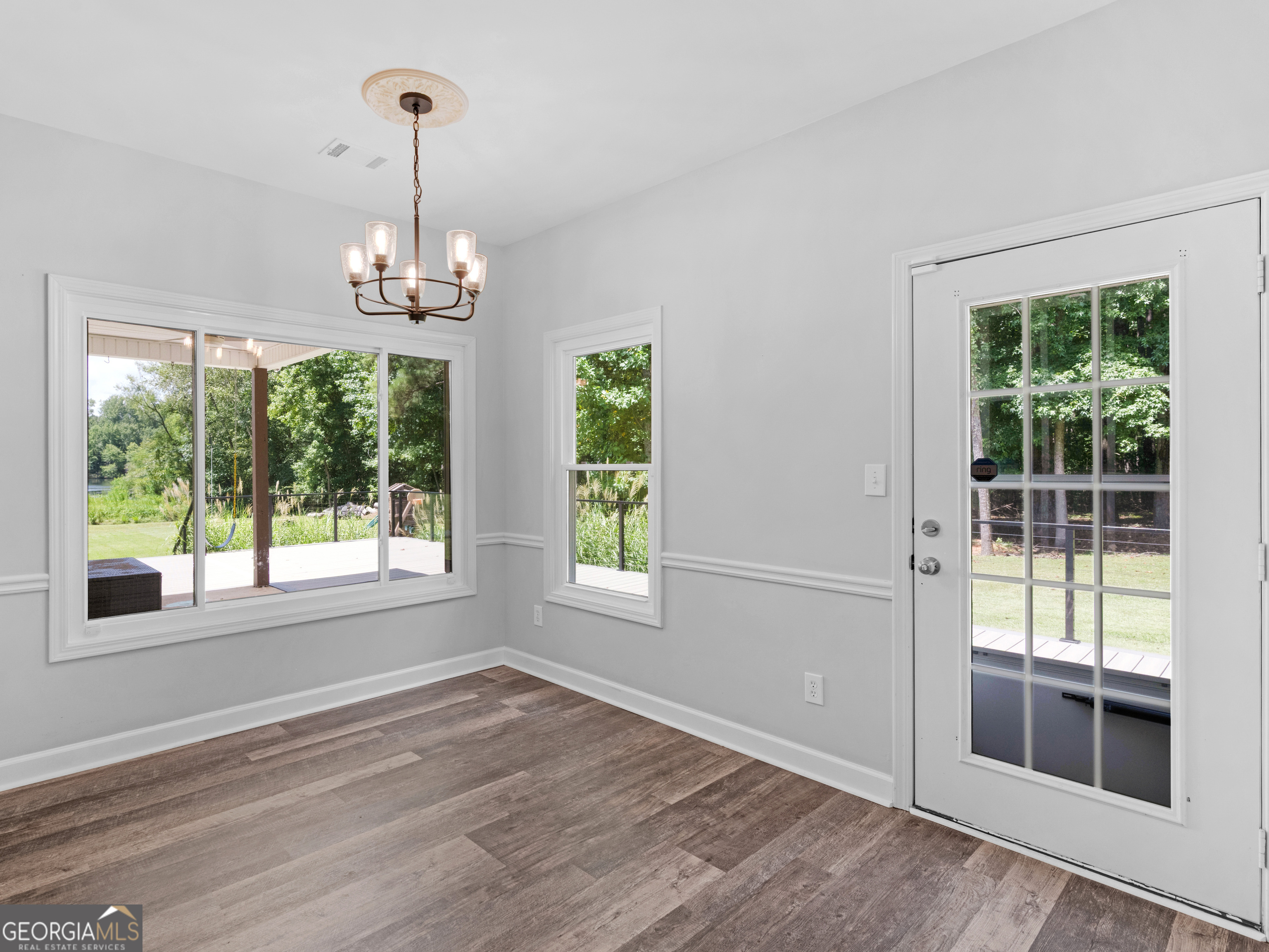325 Lakefront Drive