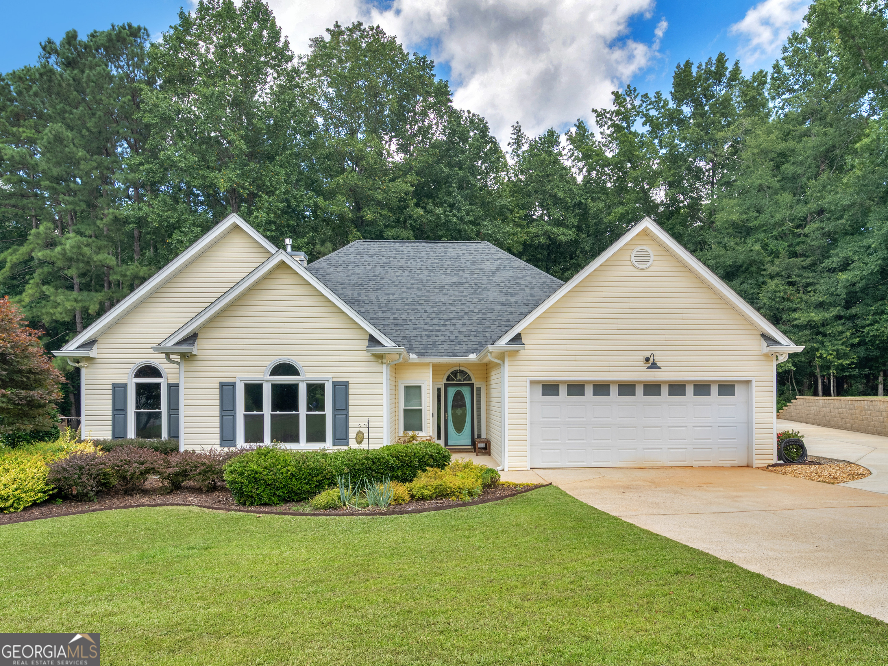 325 Lakefront Drive