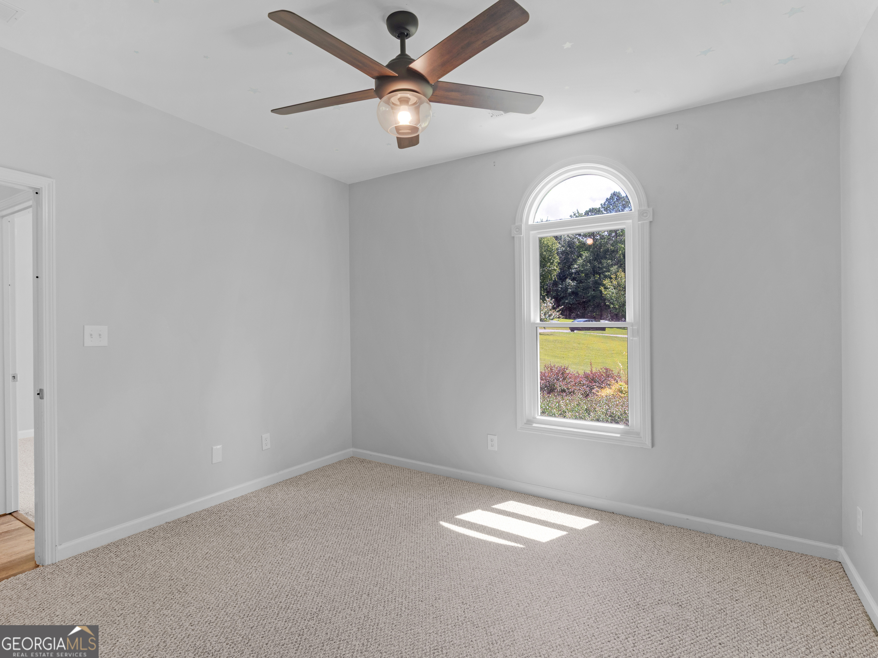 325 Lakefront Drive