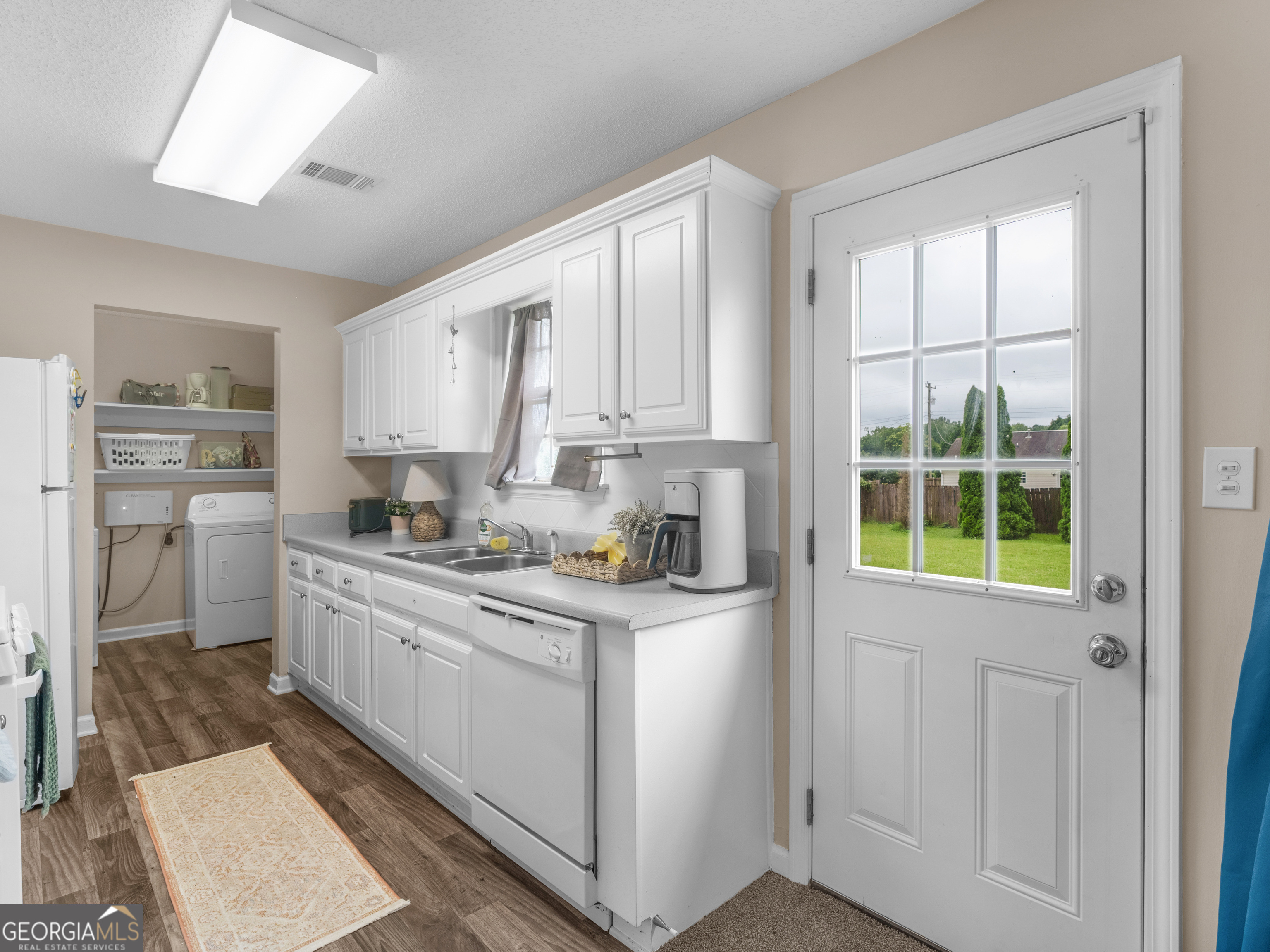 604 Regal Road