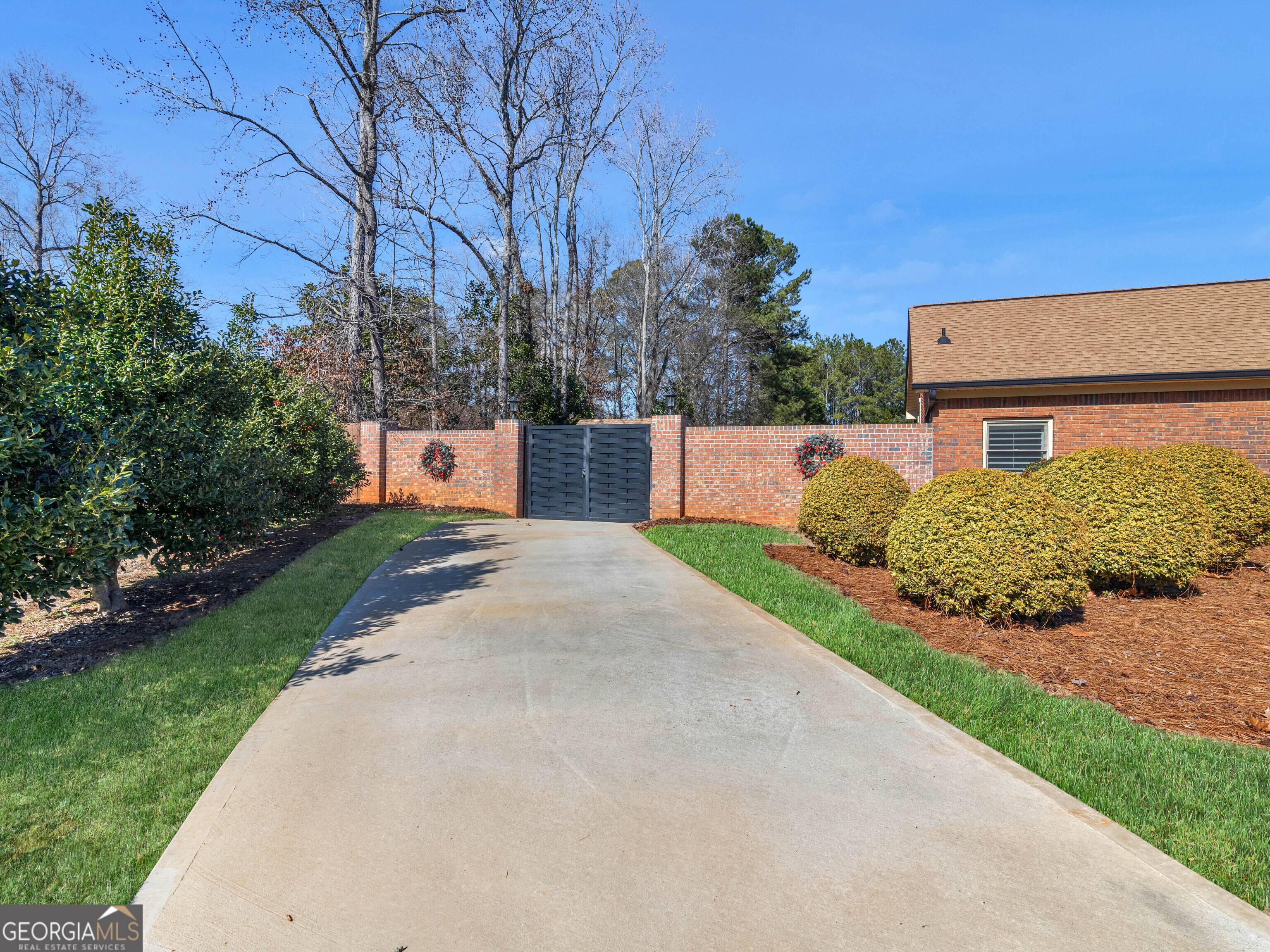 200 Magnolia Court