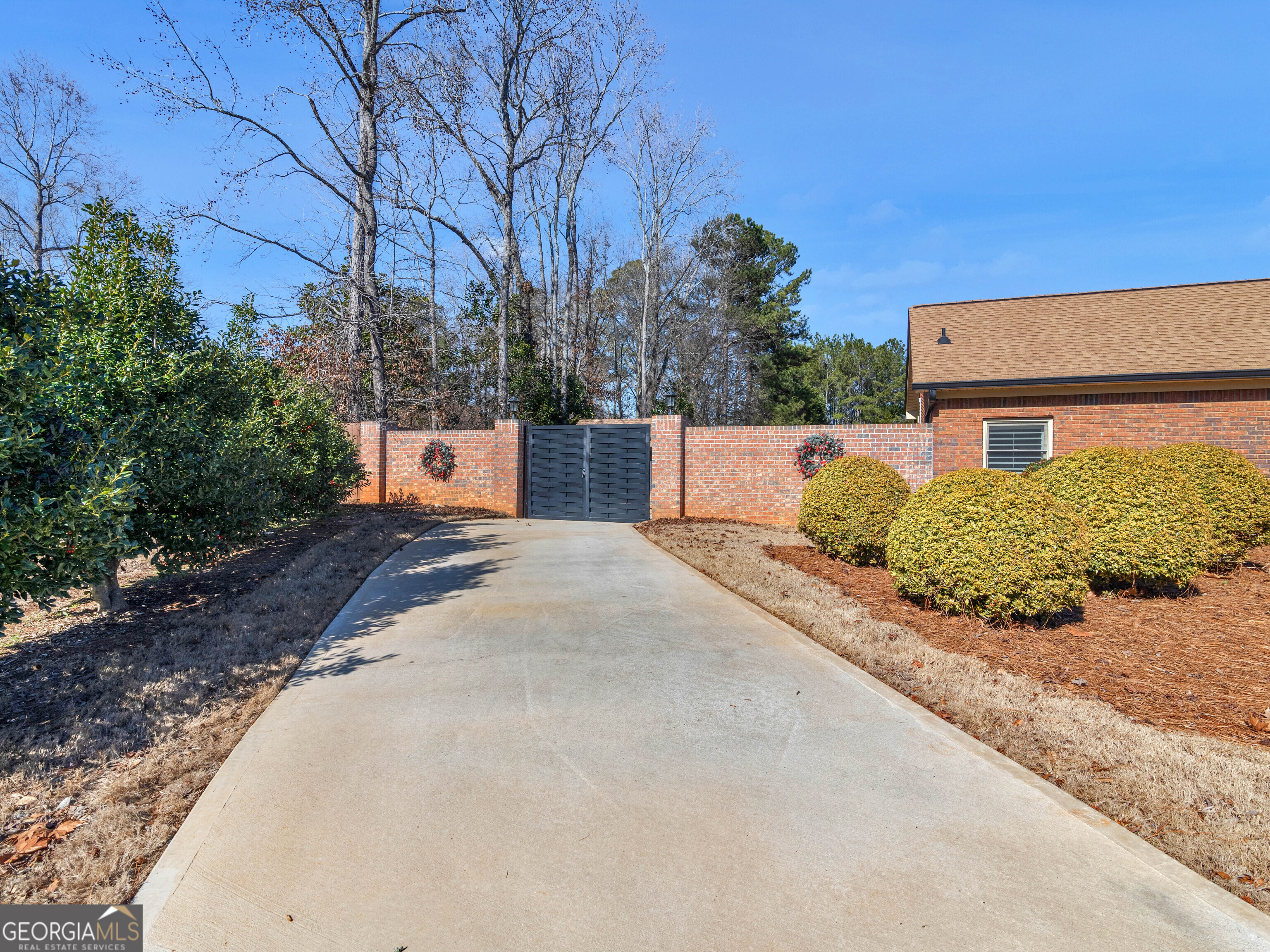 200 Magnolia Court