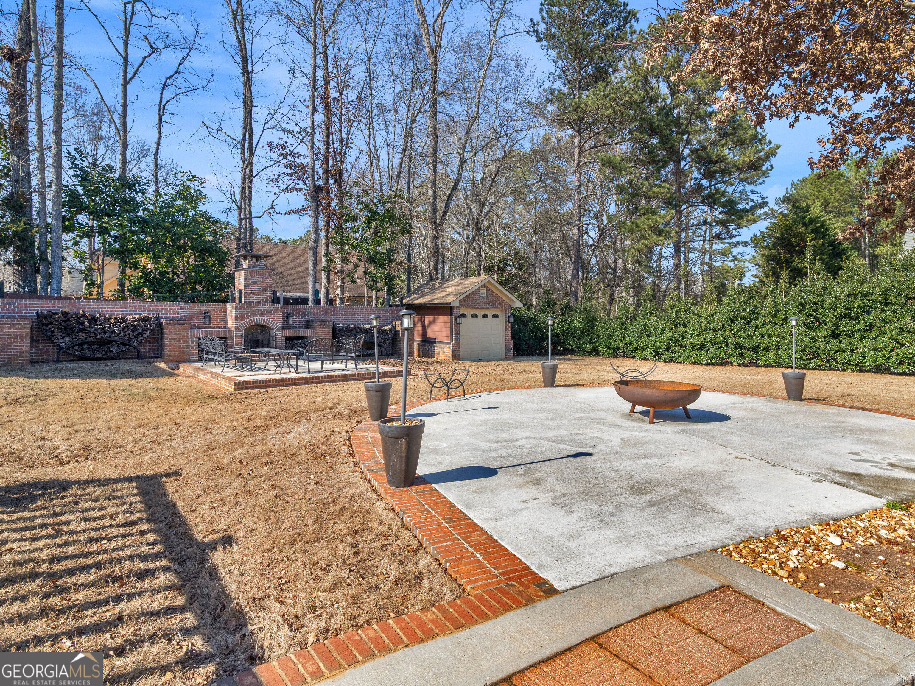 200 Magnolia Court