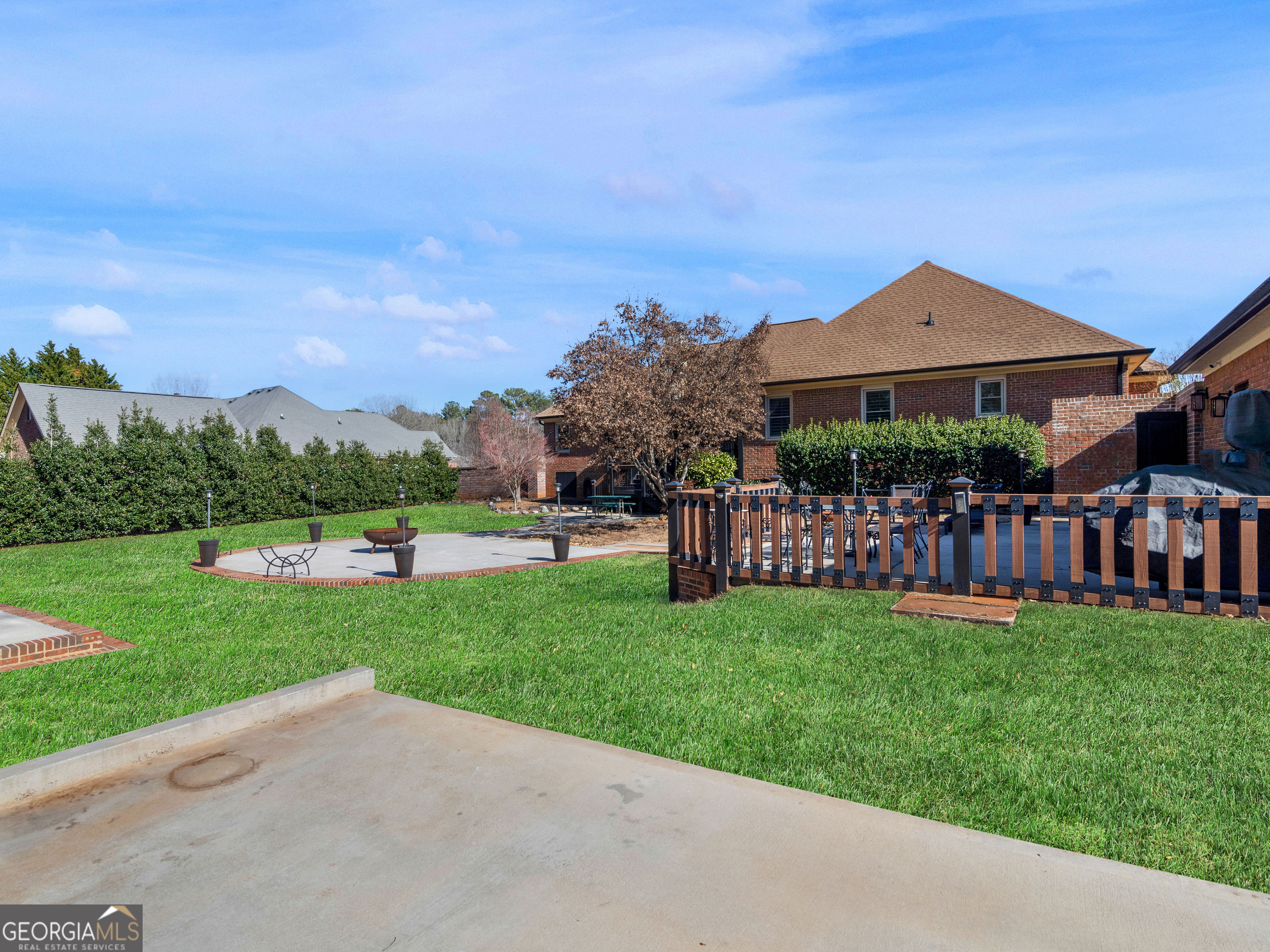 200 Magnolia Court