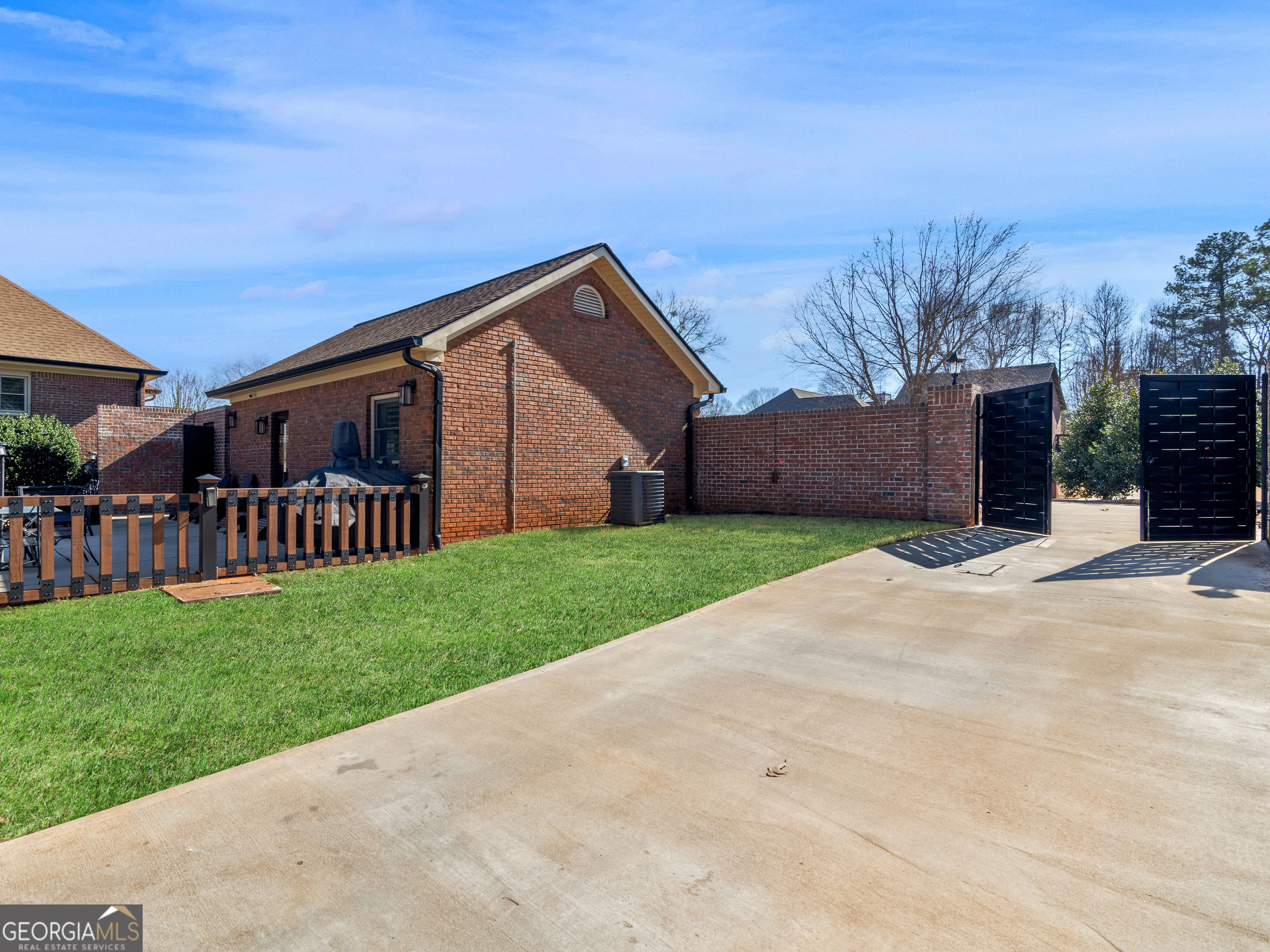 200 Magnolia Court