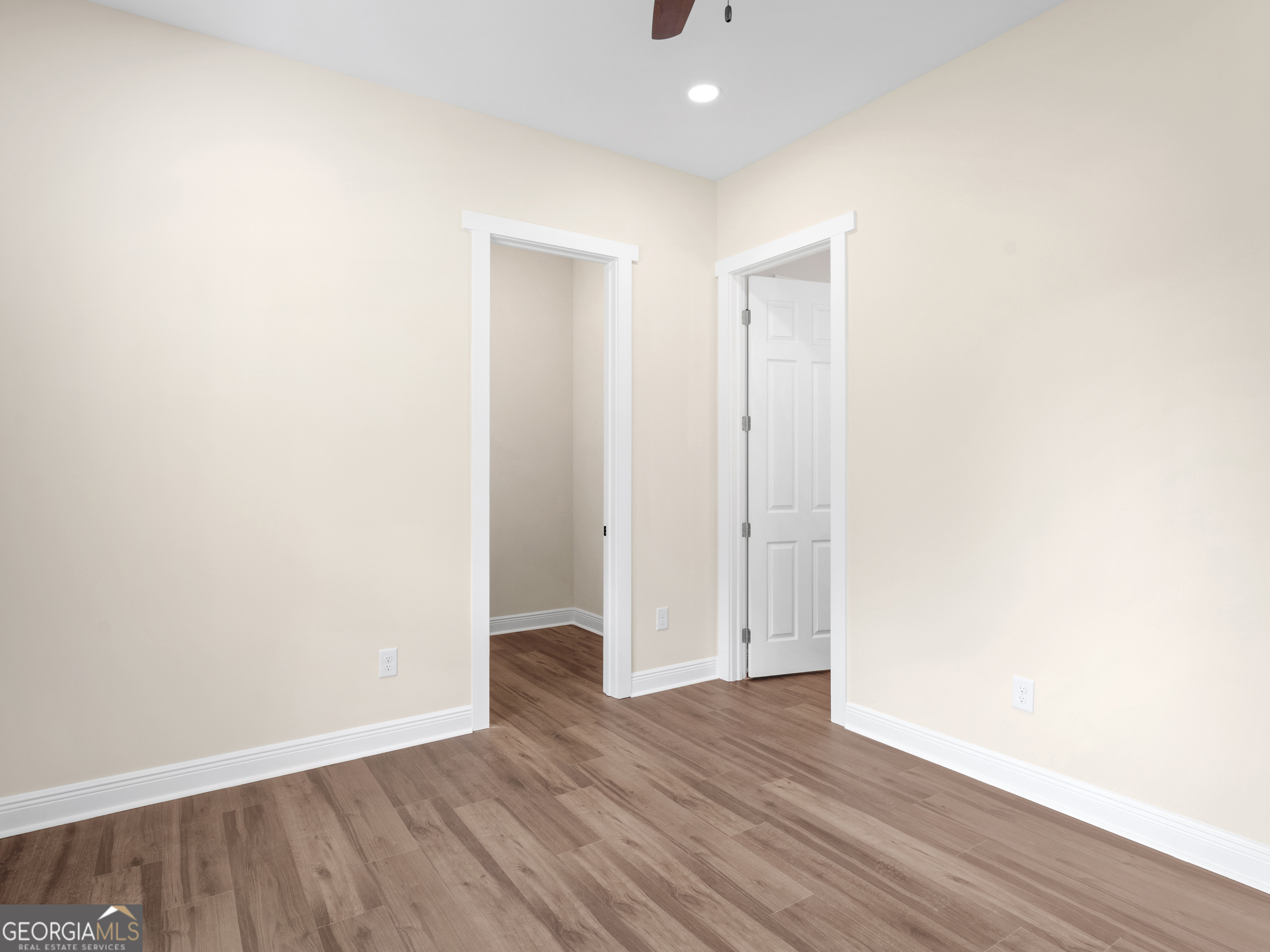 1019 Oakridge Drive