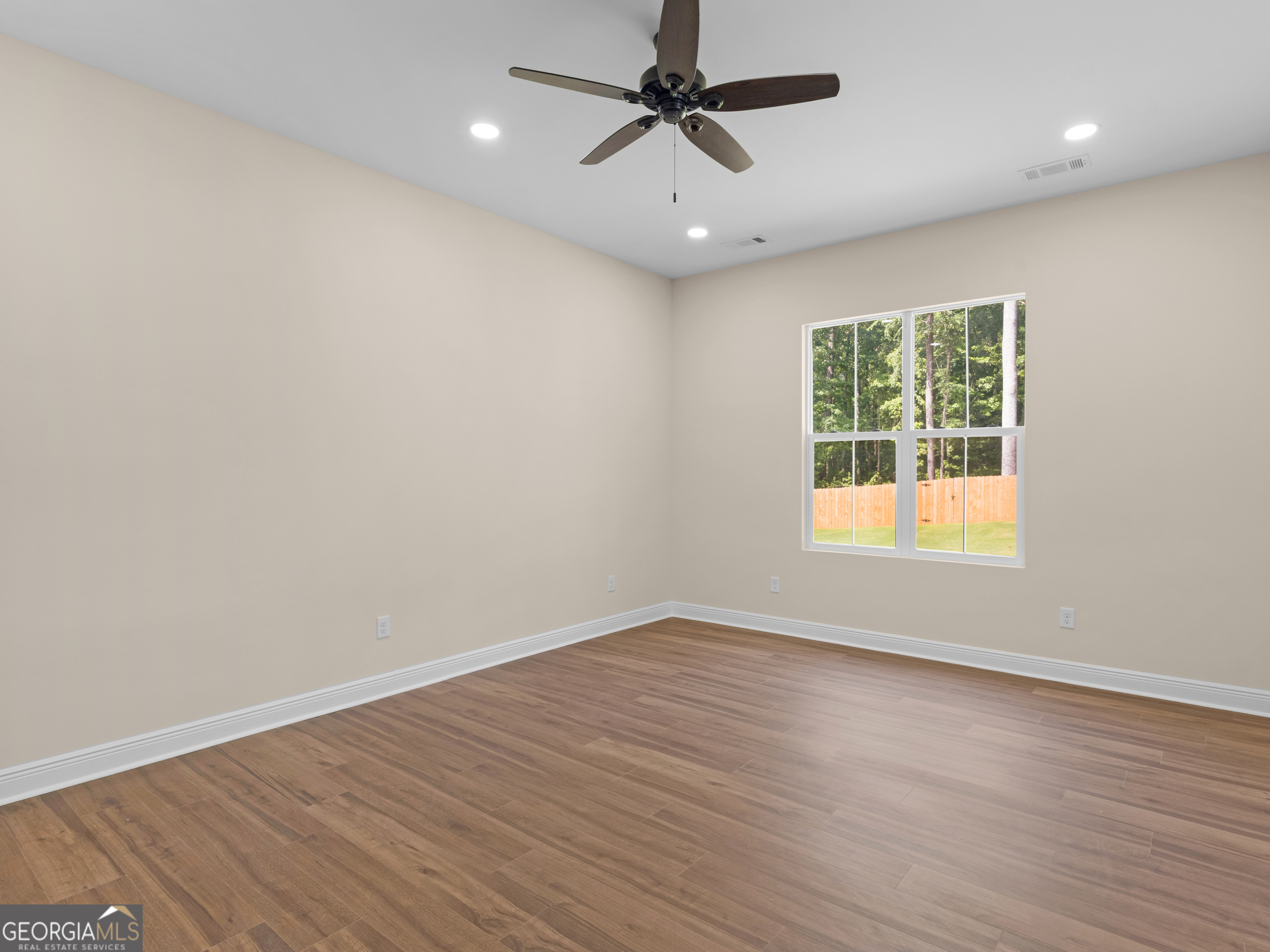 1019 Oakridge Drive