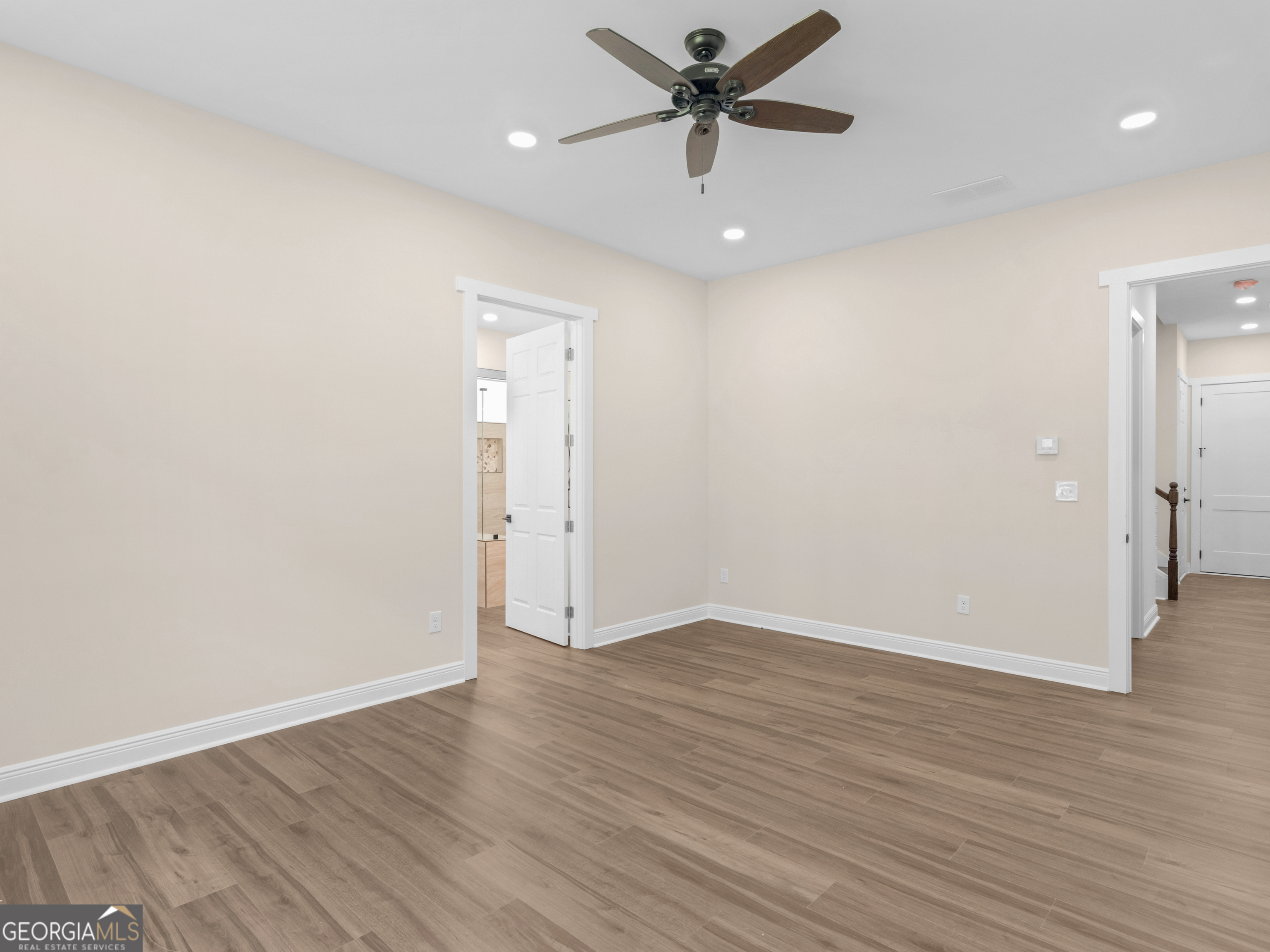 1019 Oakridge Drive