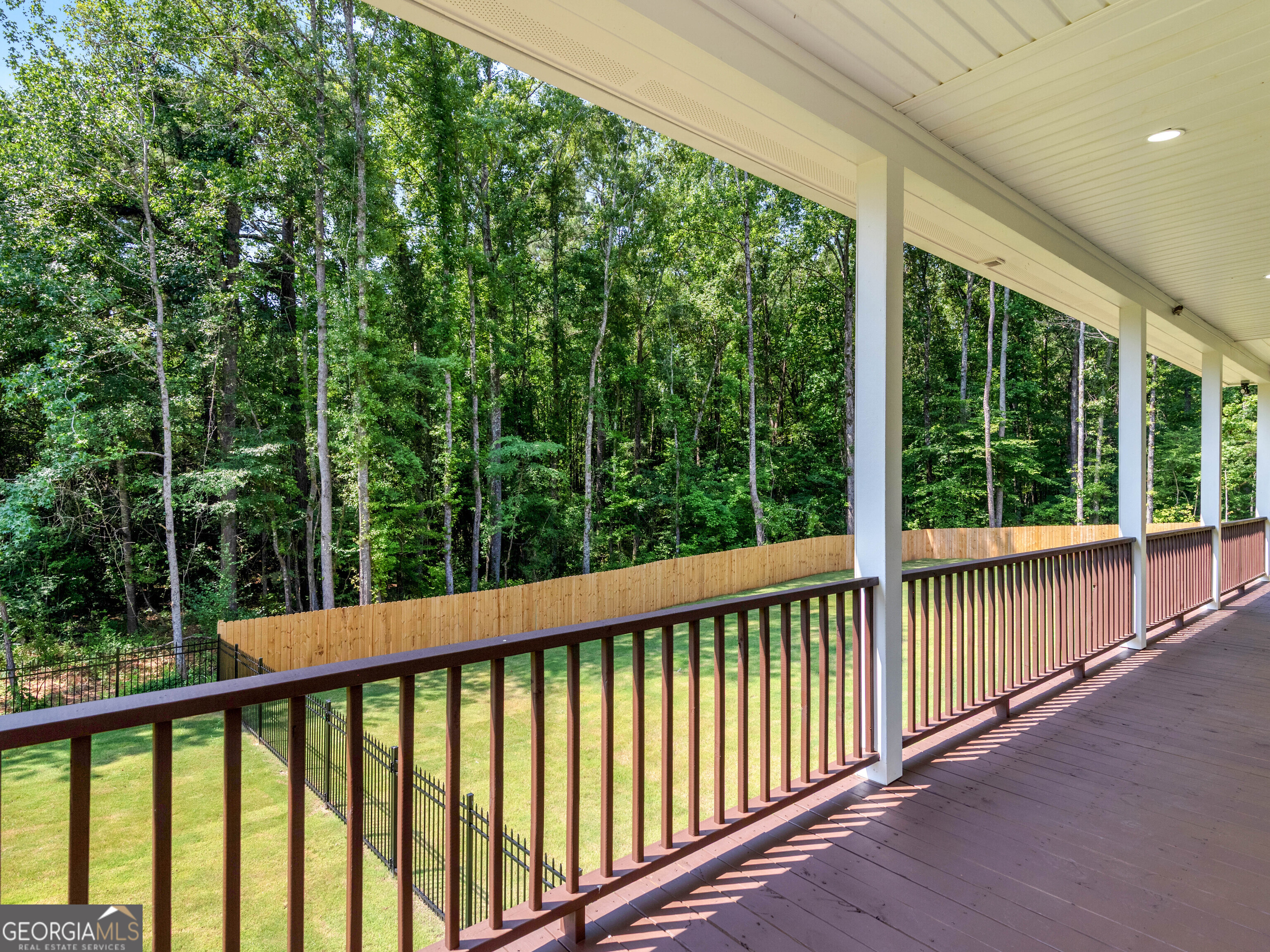 1019 Oakridge Drive