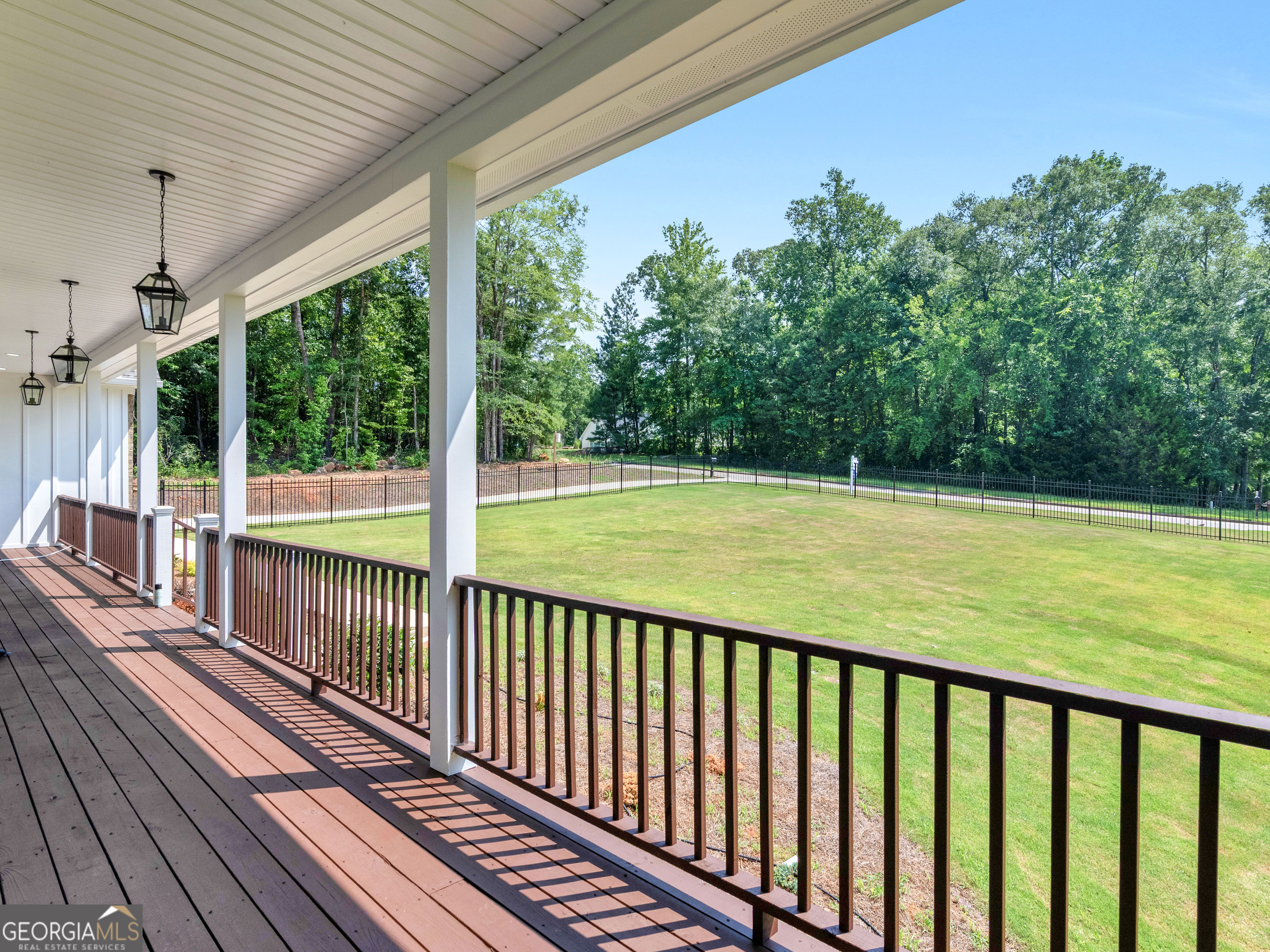 1019 Oakridge Drive