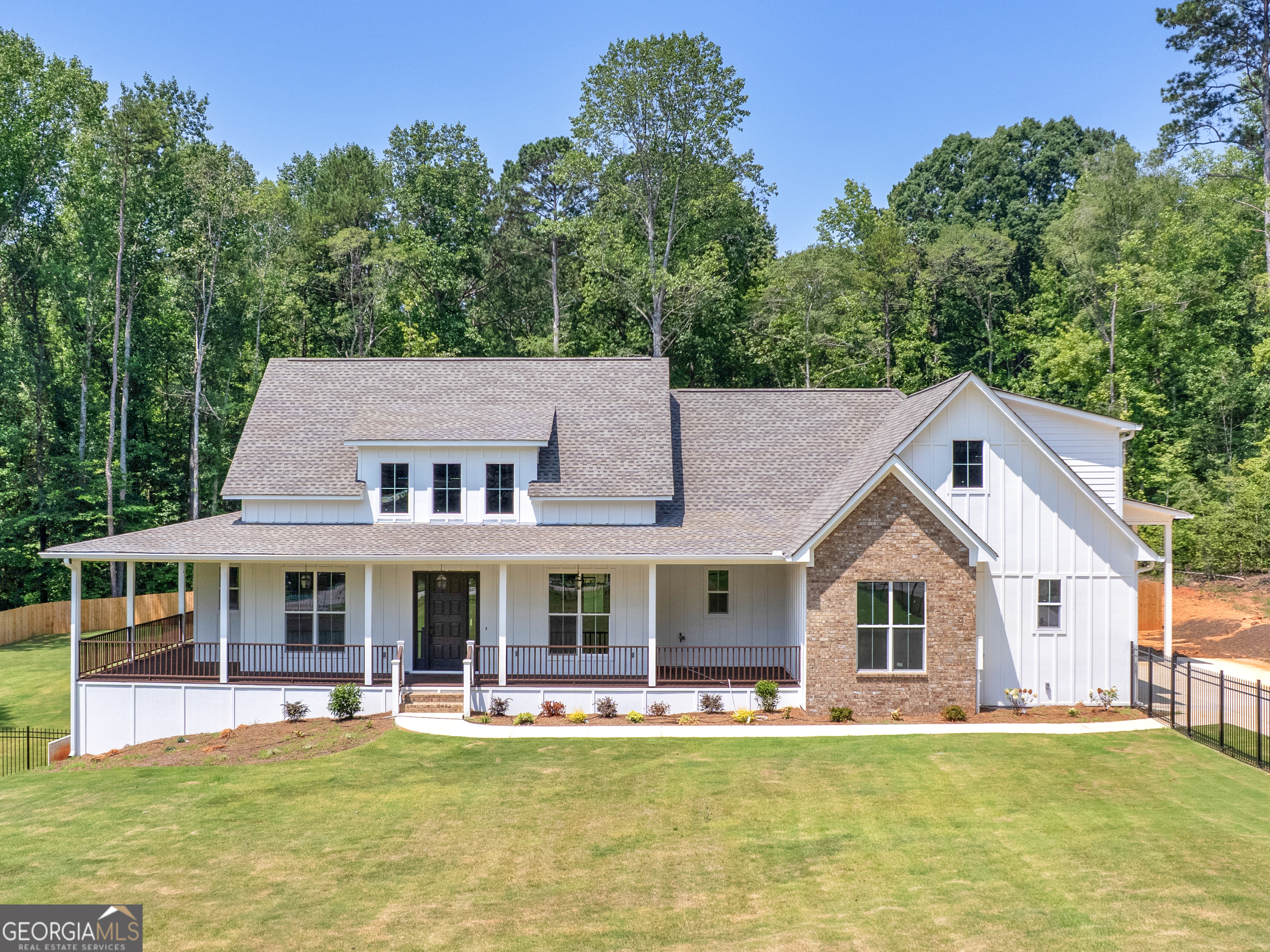 1019 Oakridge Drive