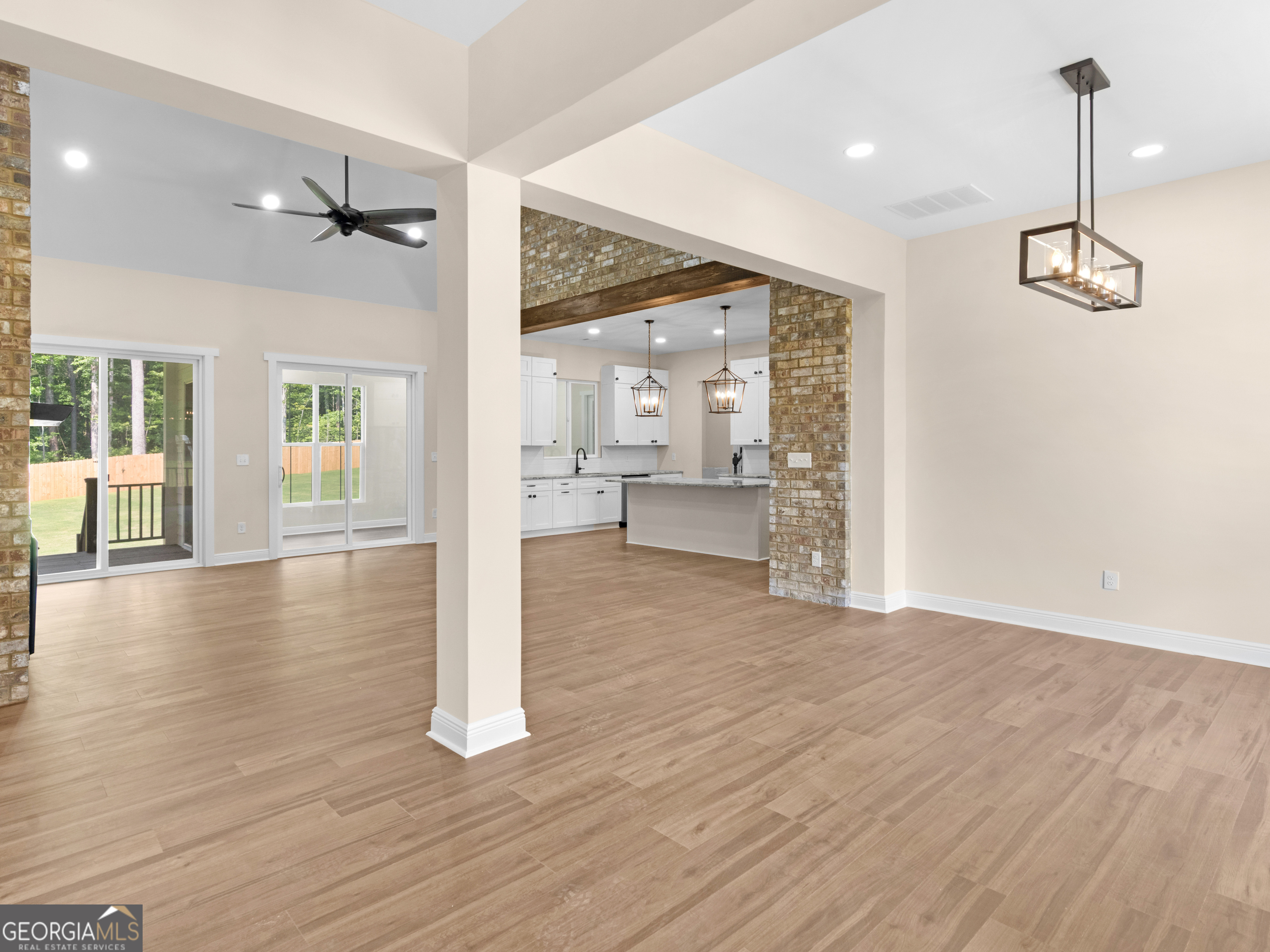 1019 Oakridge Drive