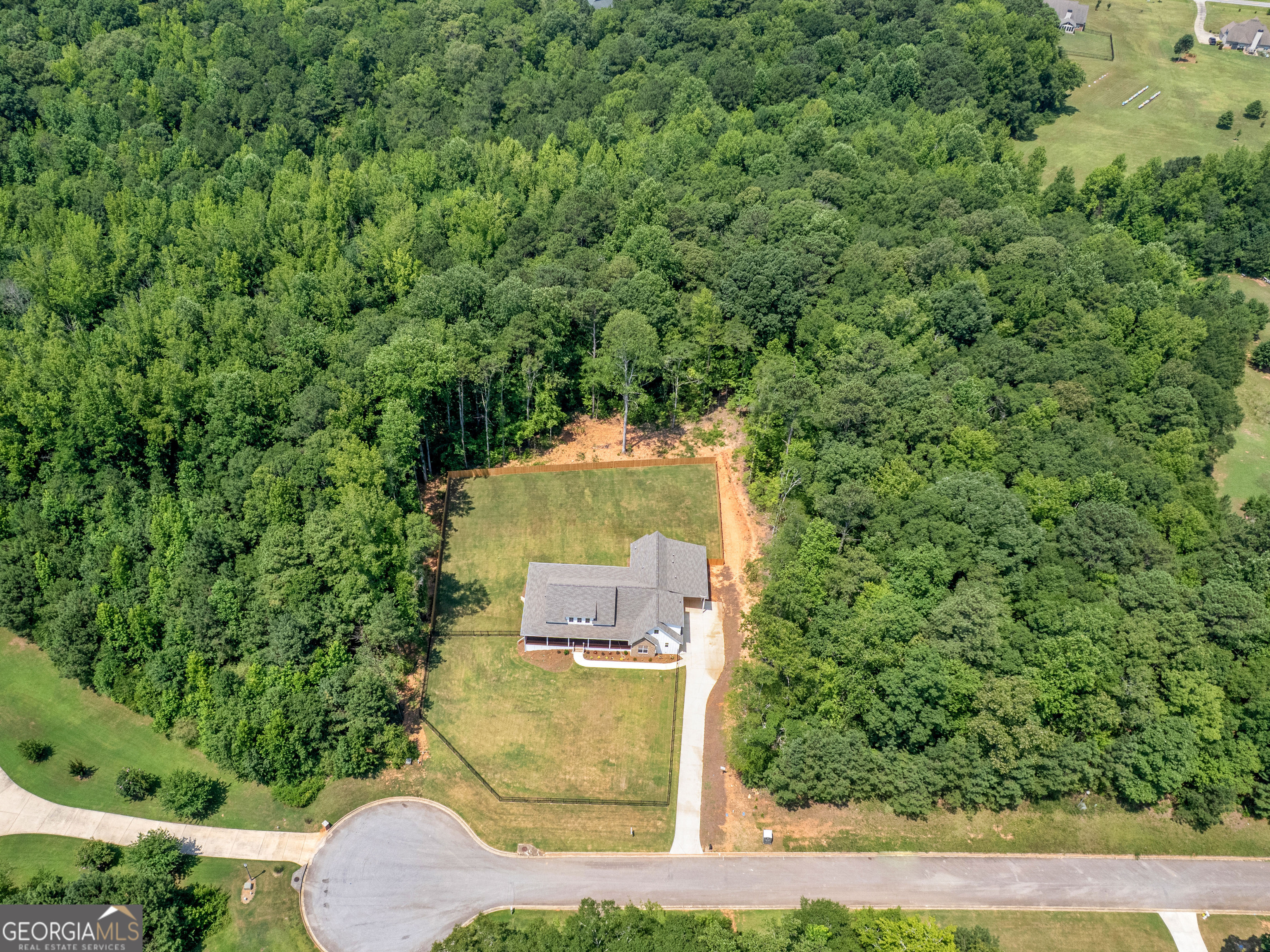 1019 Oakridge Drive