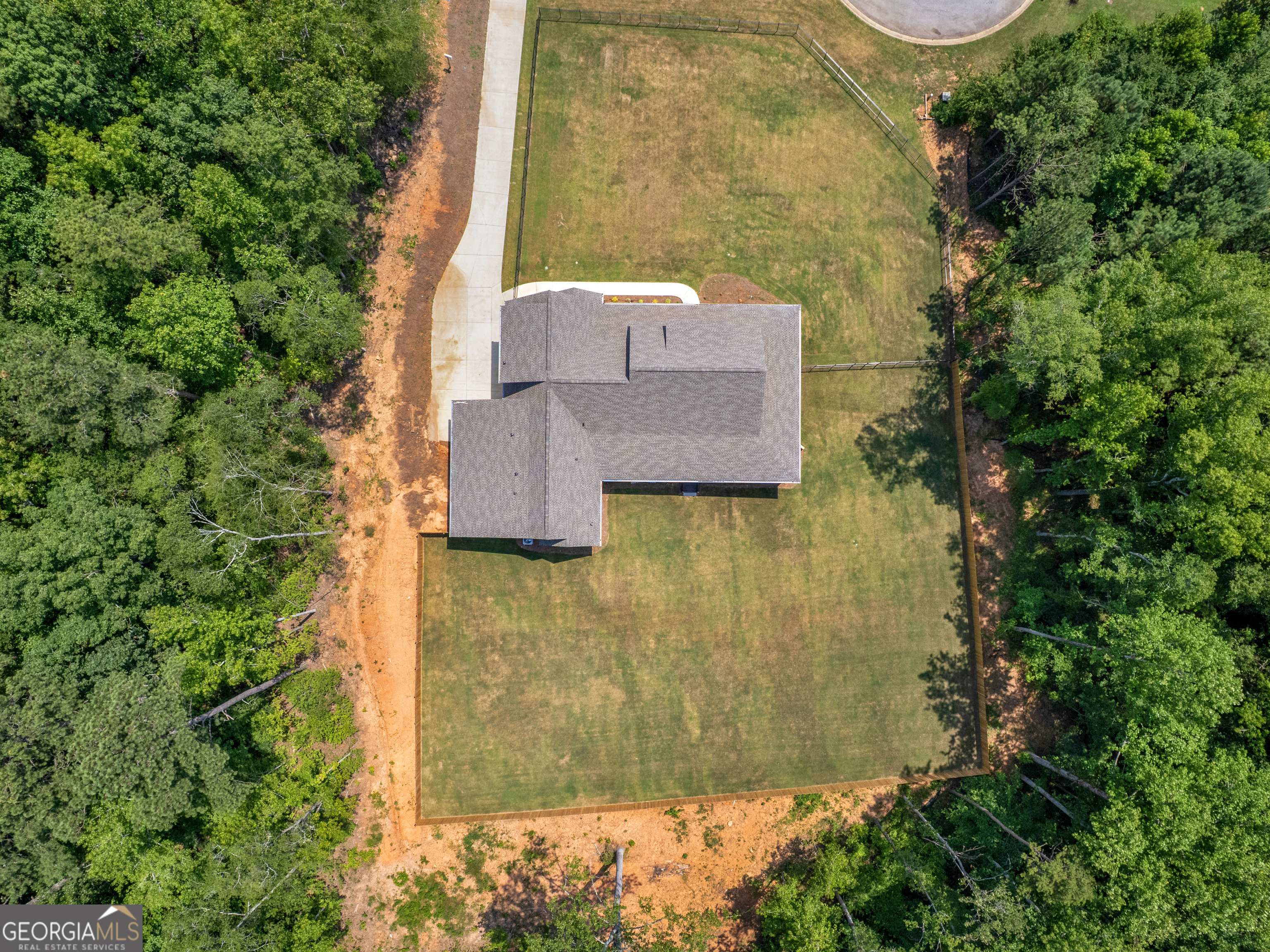 1019 Oakridge Drive