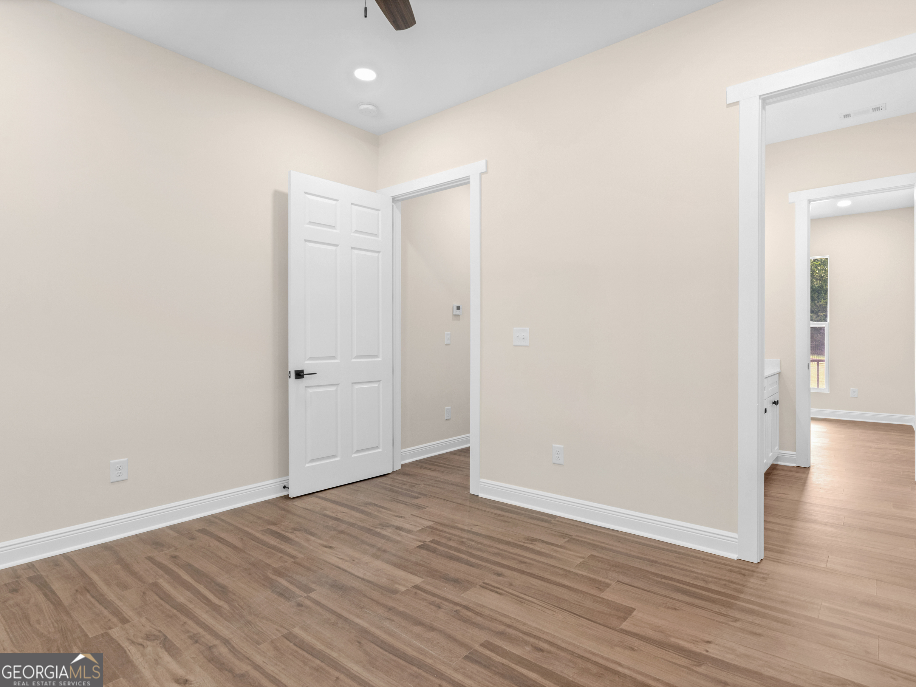 1019 Oakridge Drive