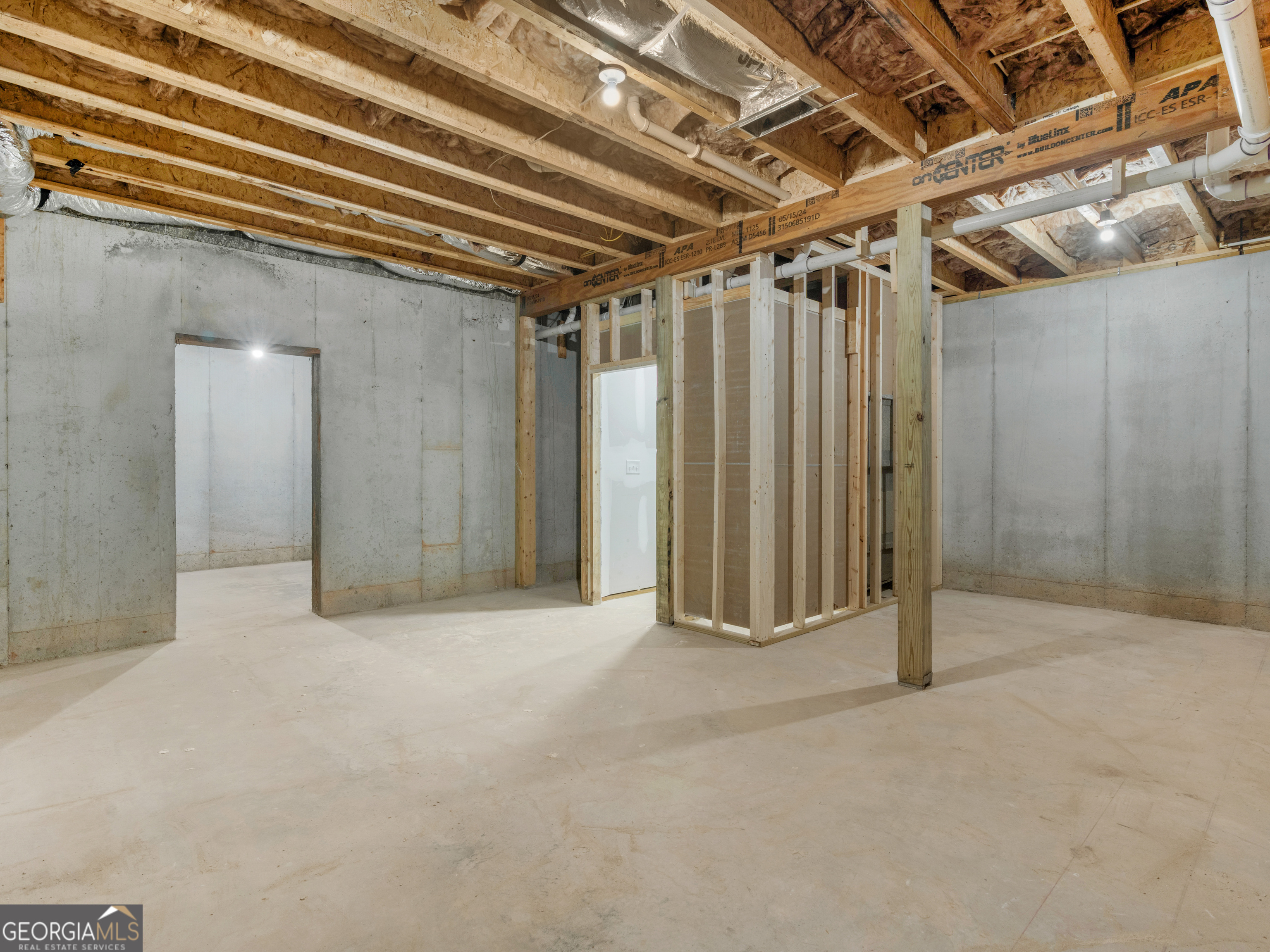 1019 Oakridge Drive