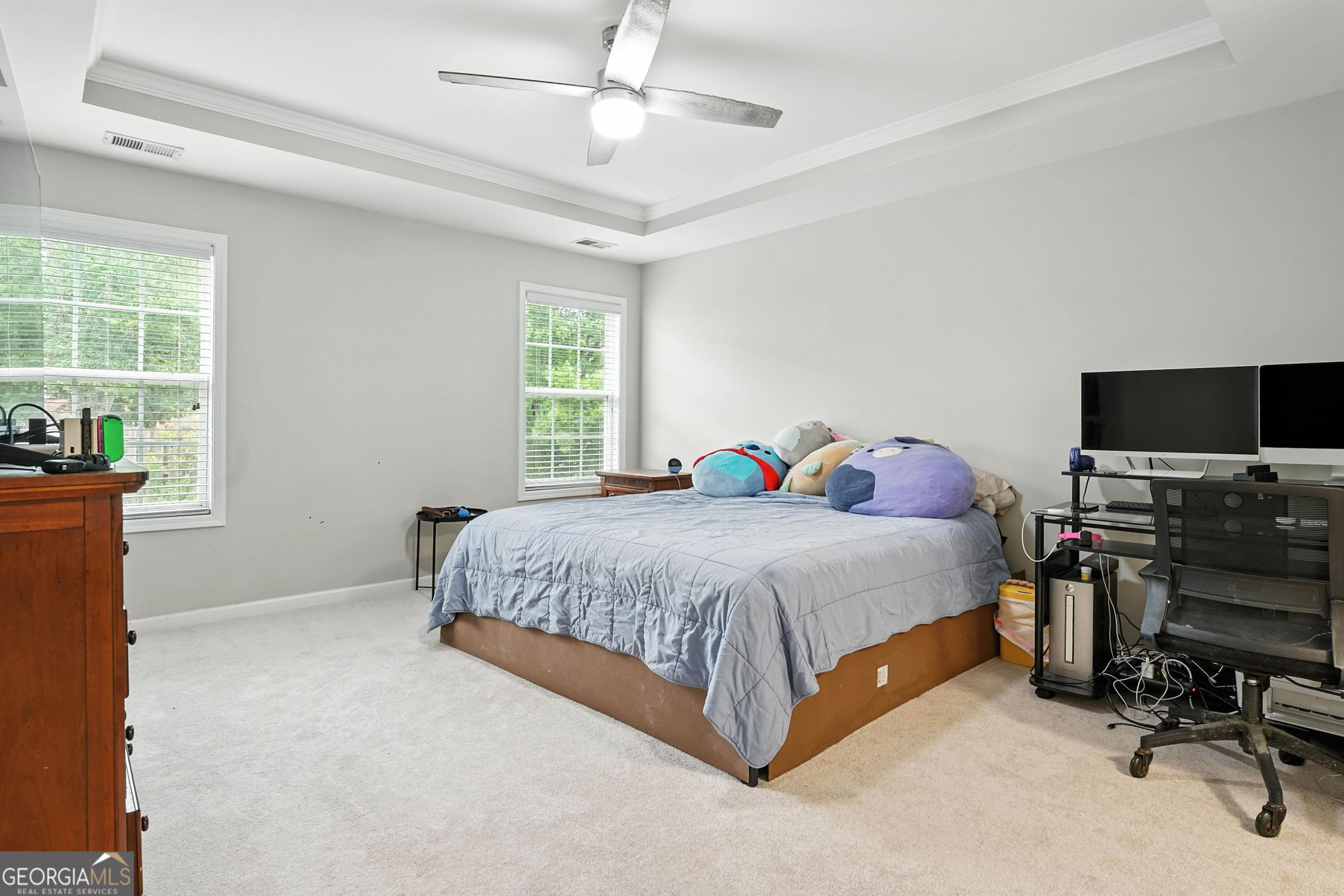 121 Spring Way Square