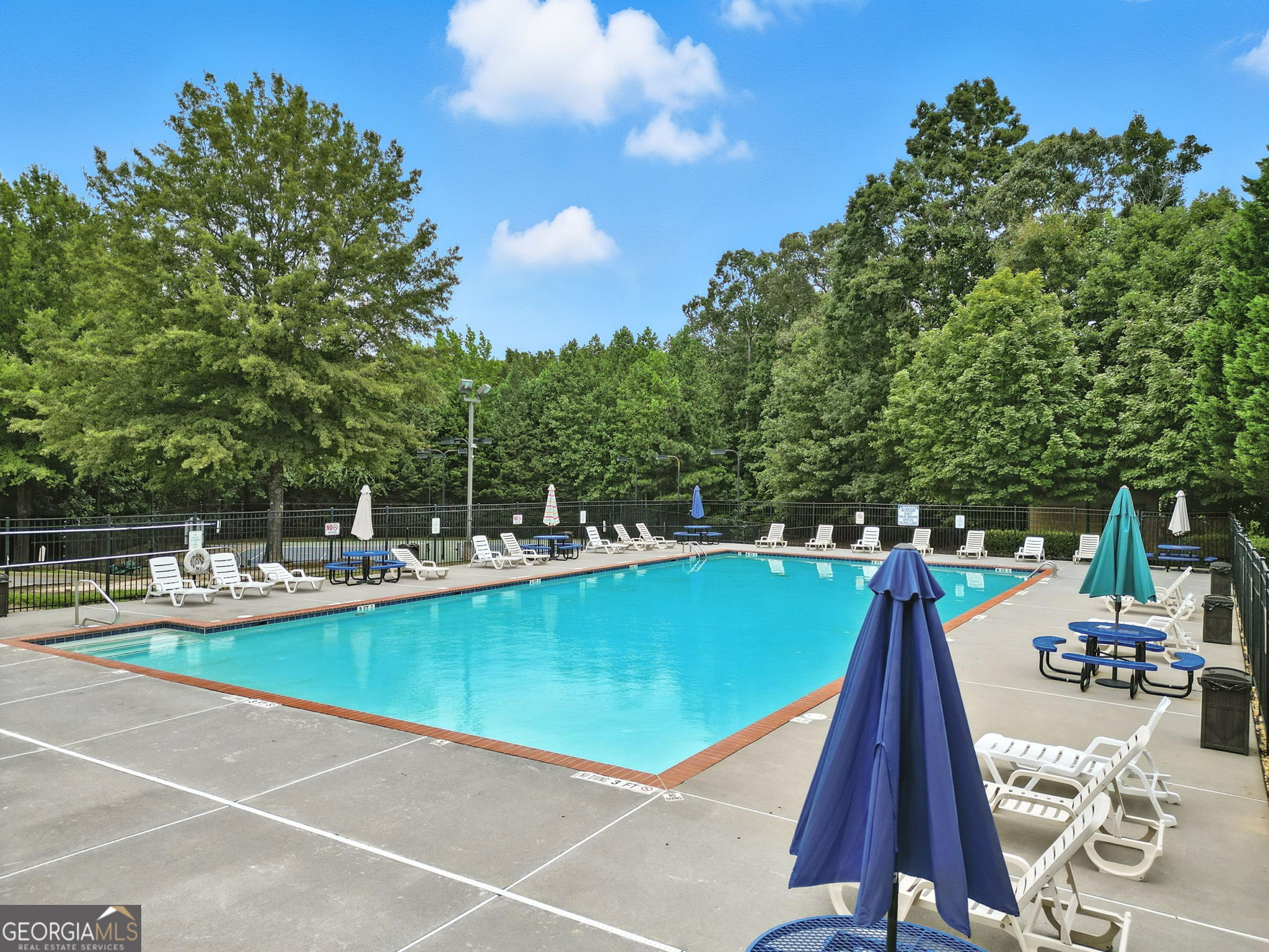 121 Spring Way Square