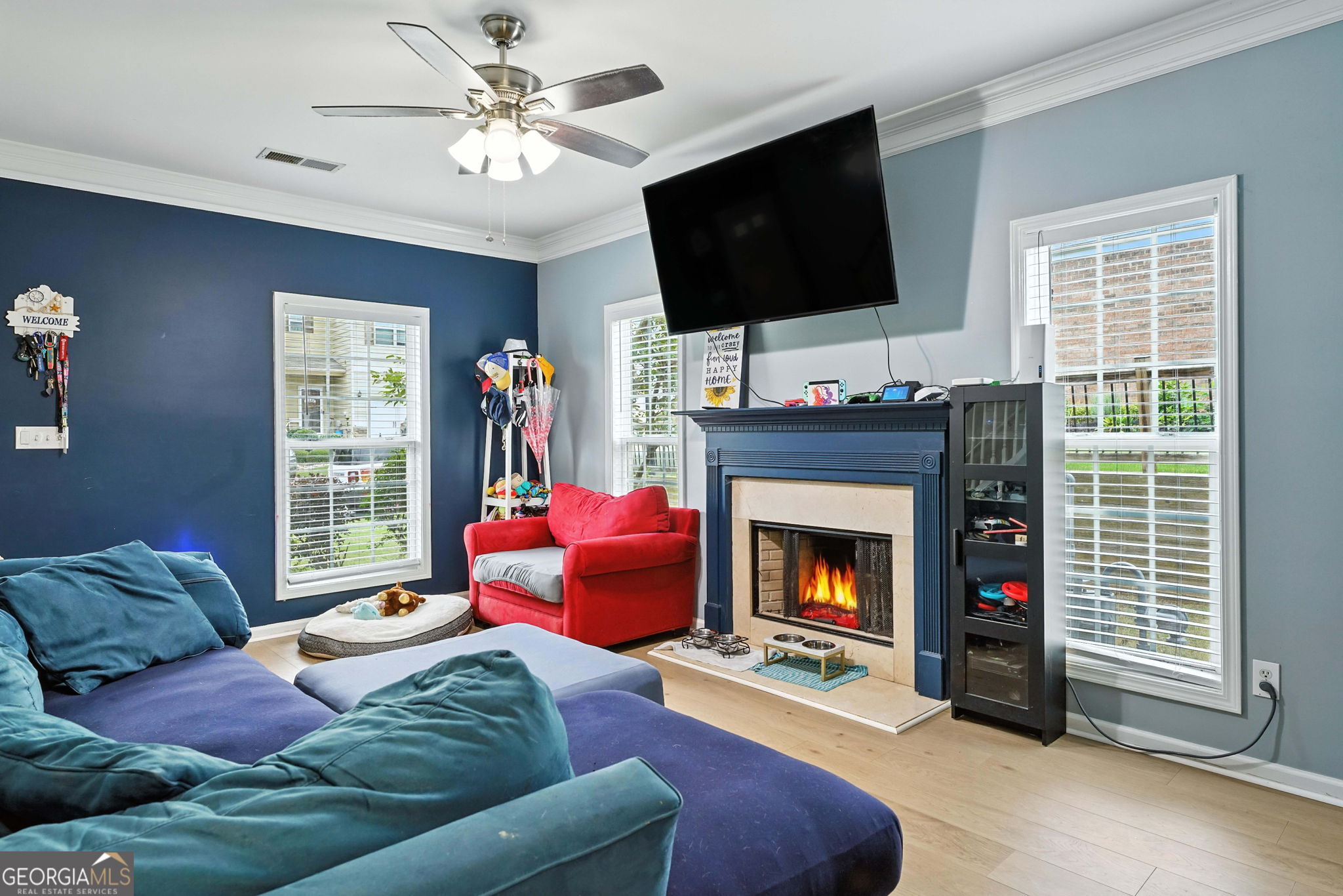 121 Spring Way Square