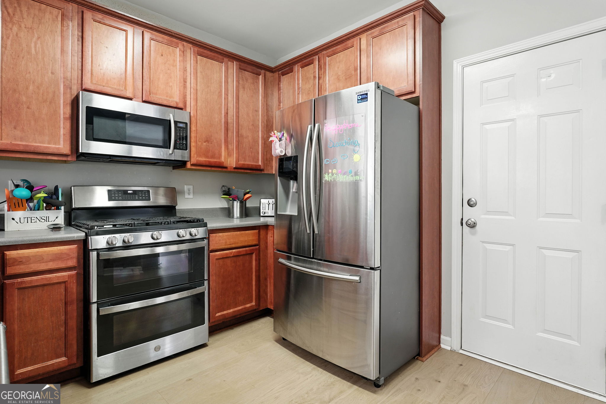 121 Spring Way Square