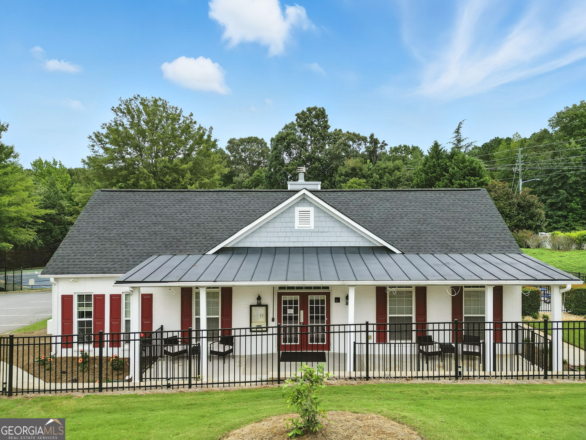 121 Spring Way Square