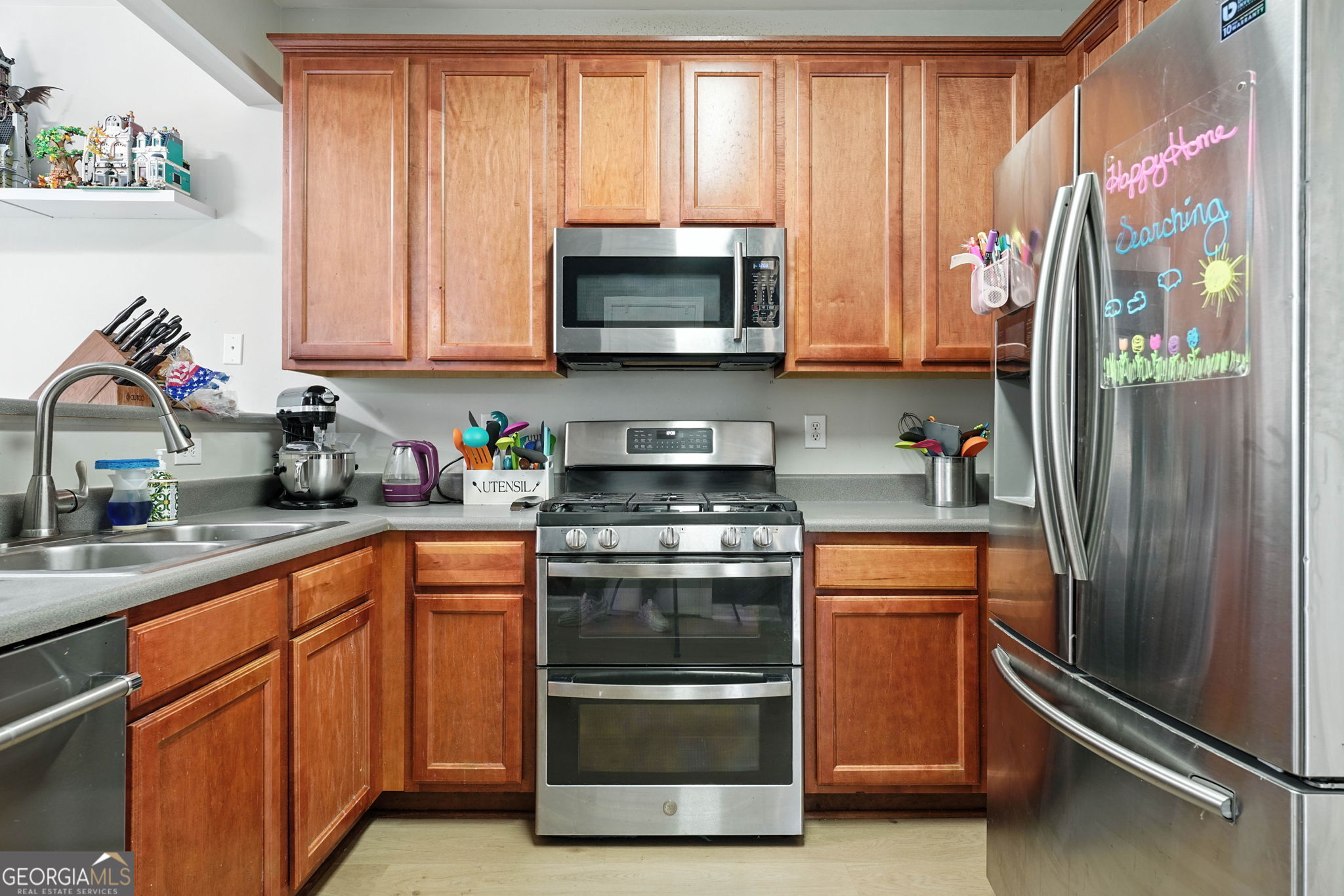 121 Spring Way Square