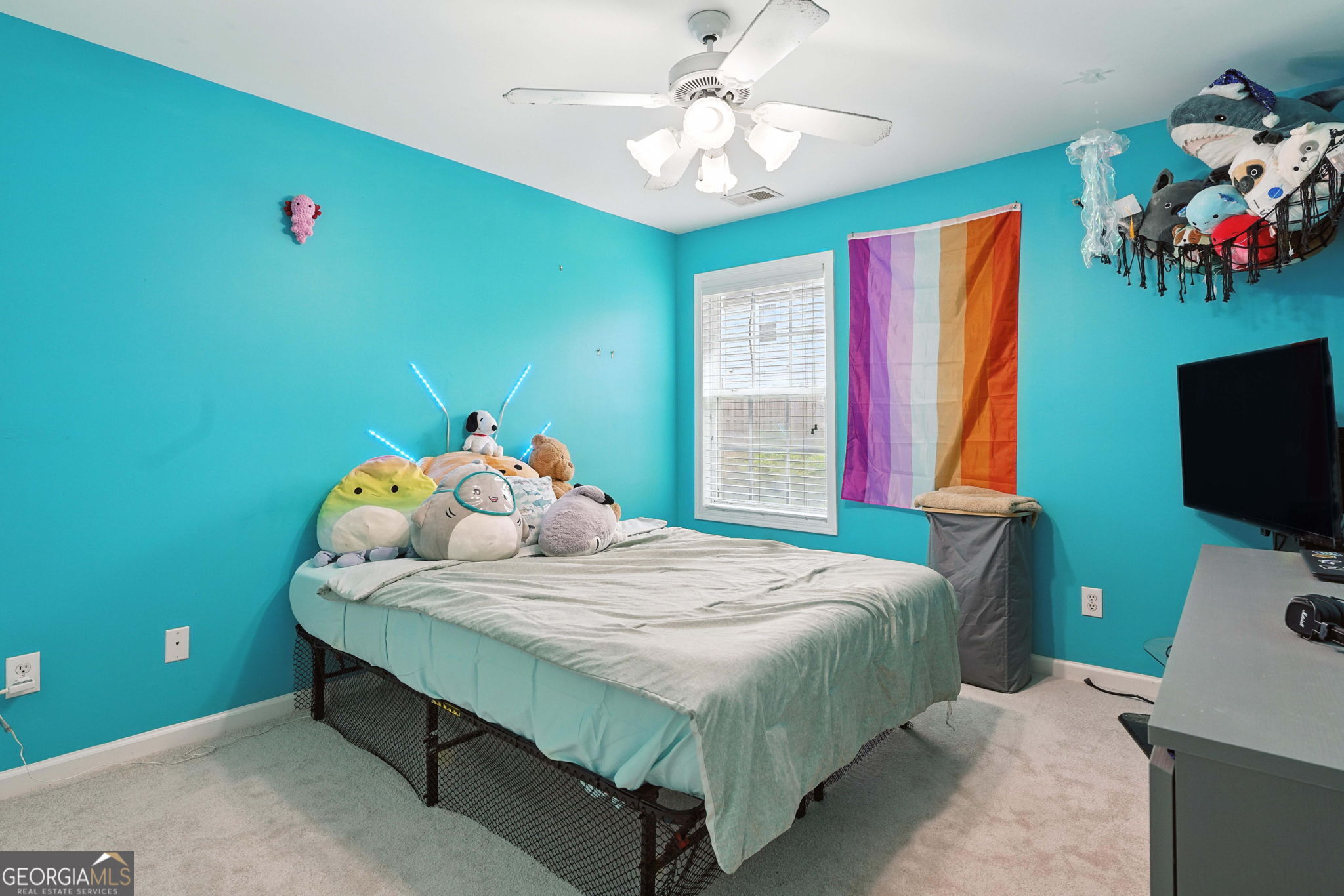 121 Spring Way Square