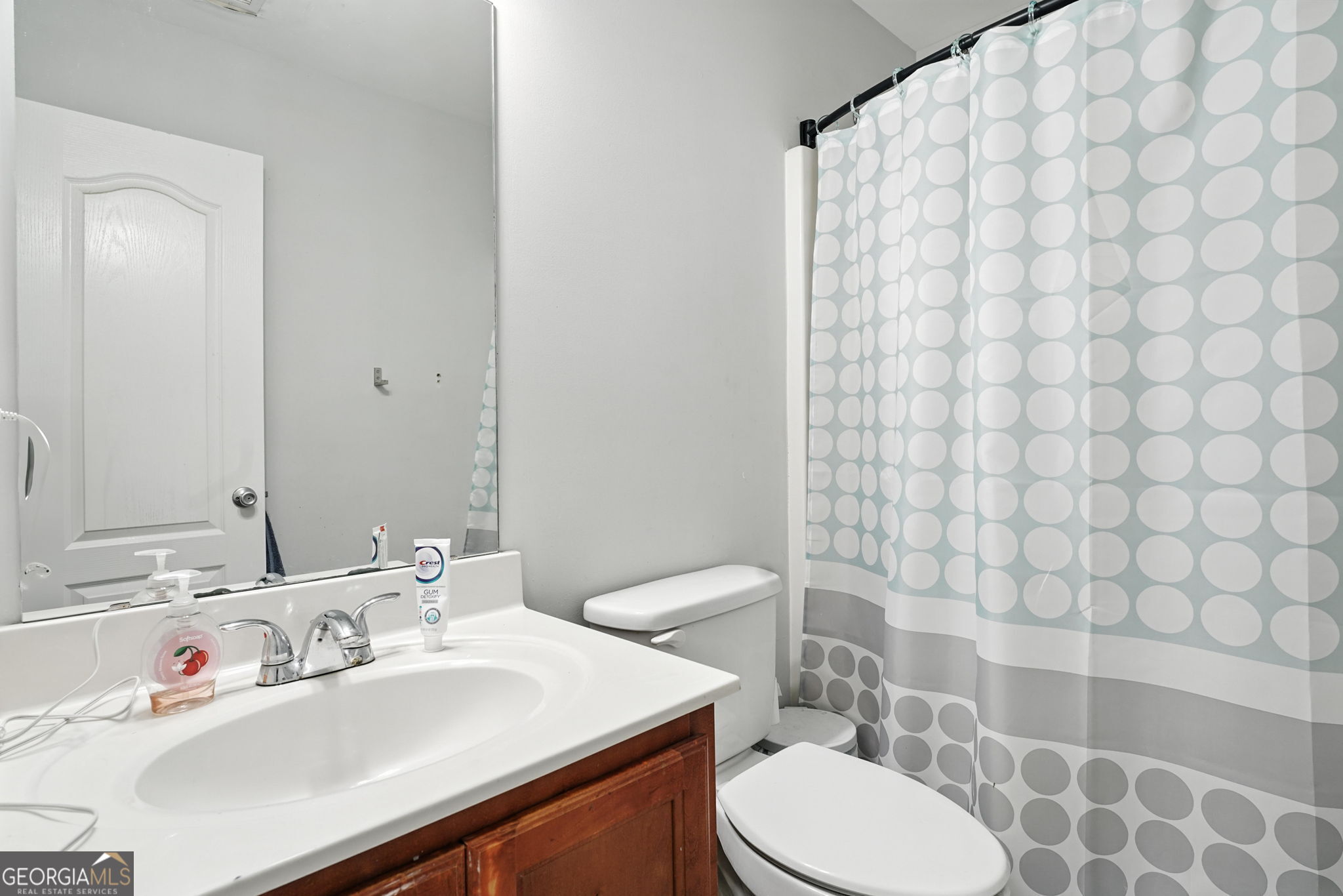 121 Spring Way Square