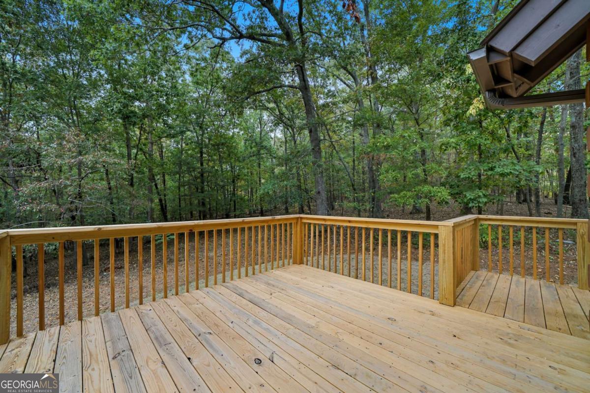 509 E Valley Road NE