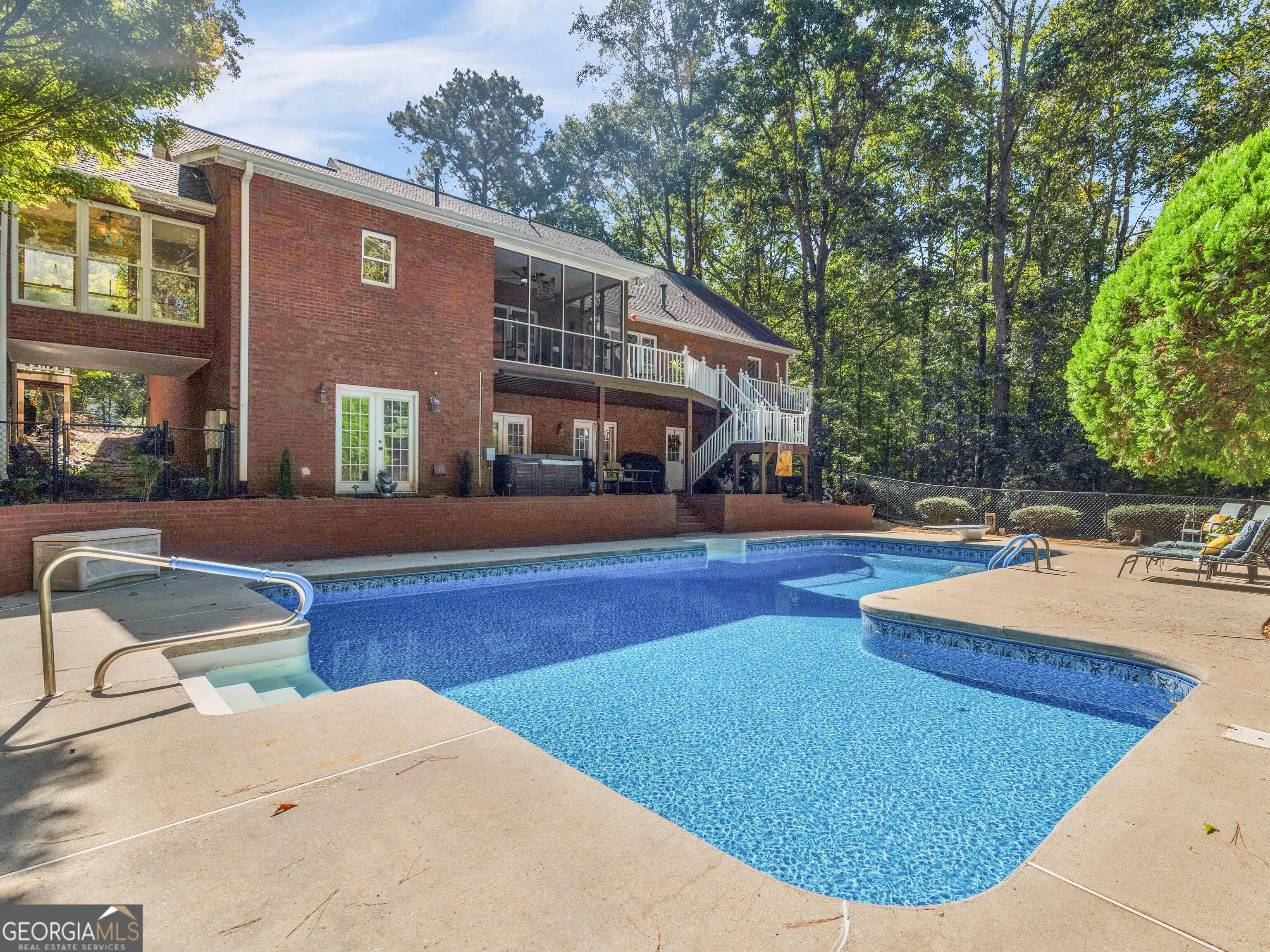 325 Country Side Drive