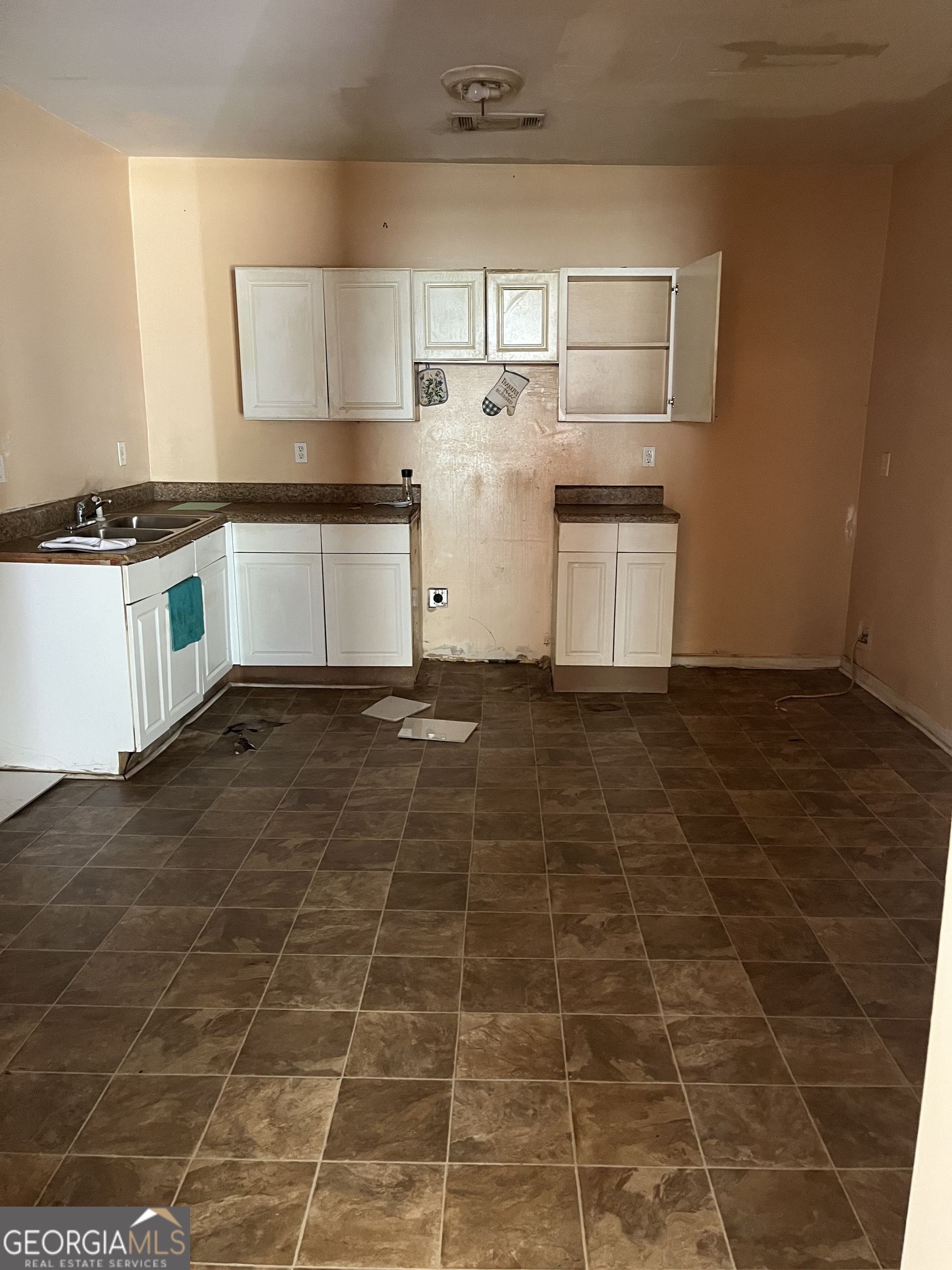 1127 Thompson Street, Griffin