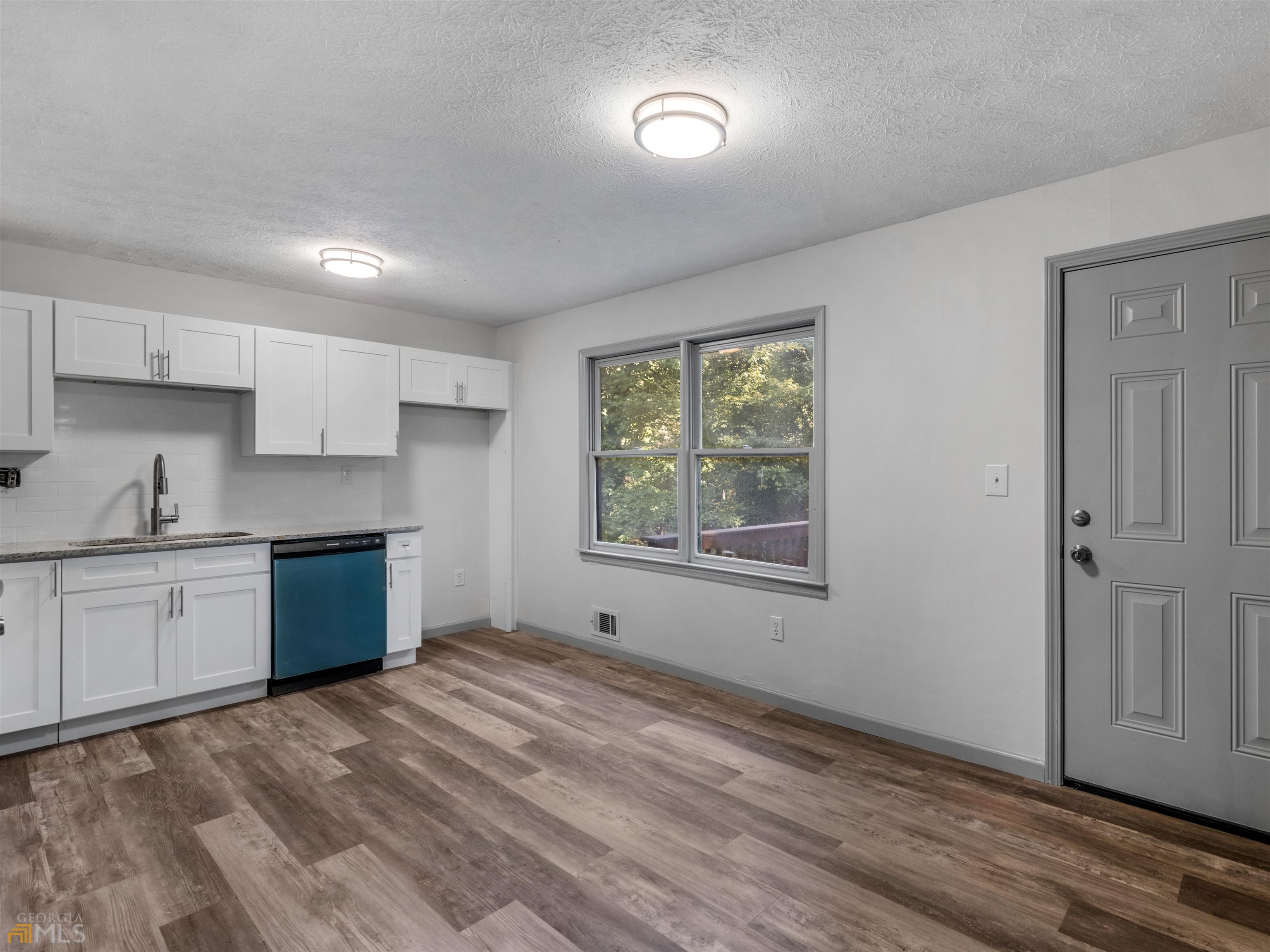 1999 Hampton Locust Grove Road, Locust Grove