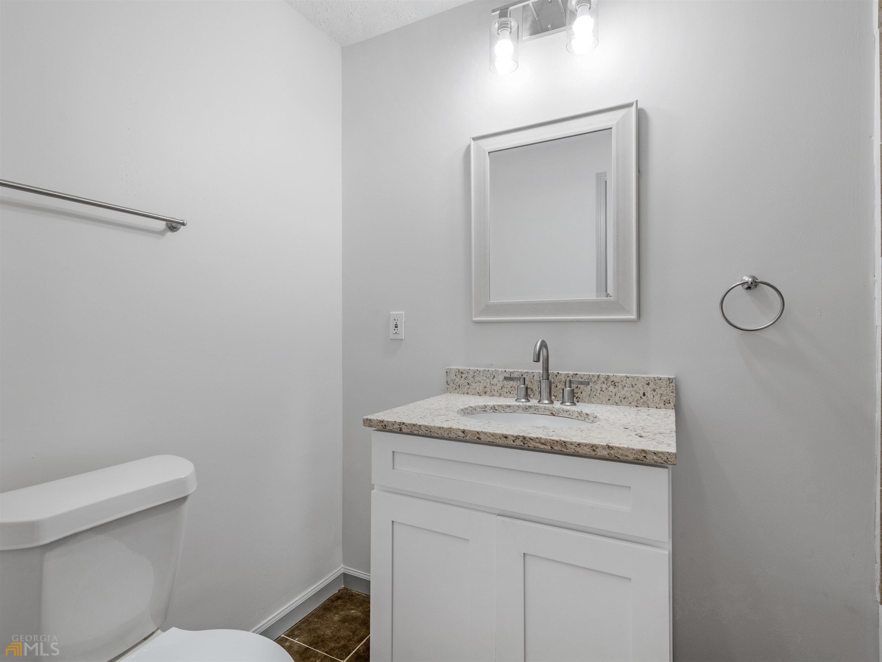 1999 Hampton Locust Grove Road, Locust Grove