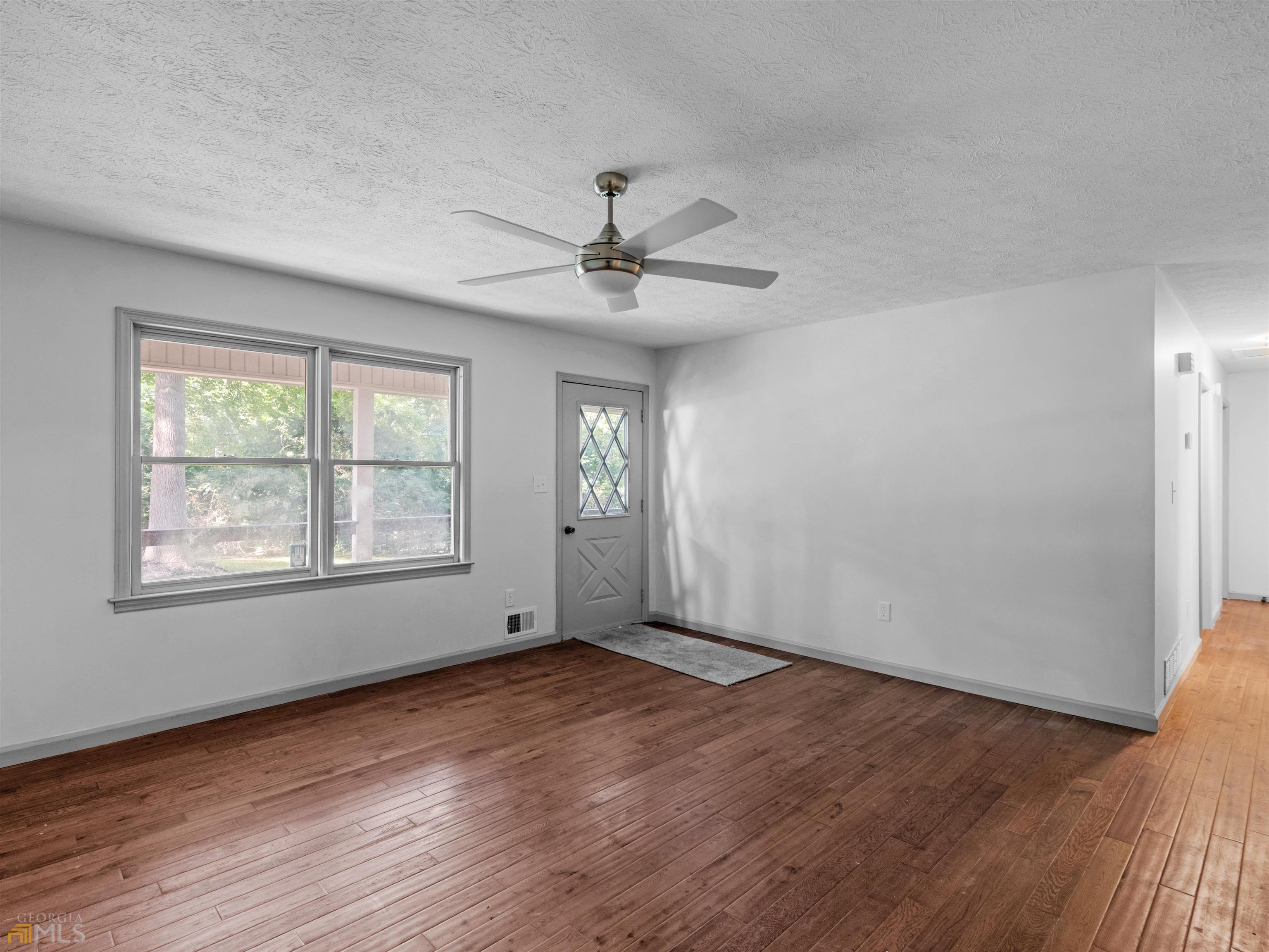 1999 Hampton Locust Grove Road, Locust Grove