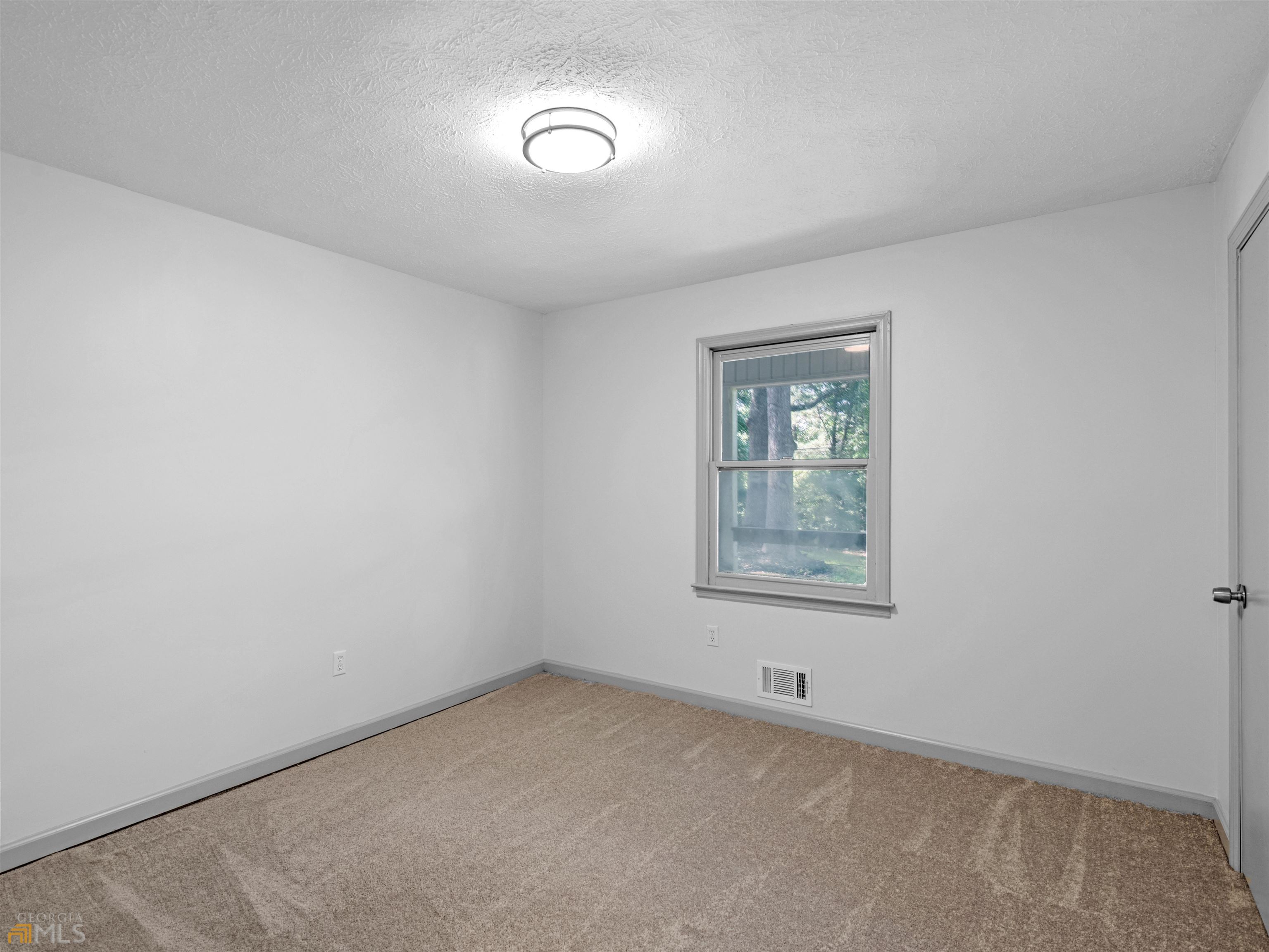 1999 Hampton Locust Grove Road, Locust Grove