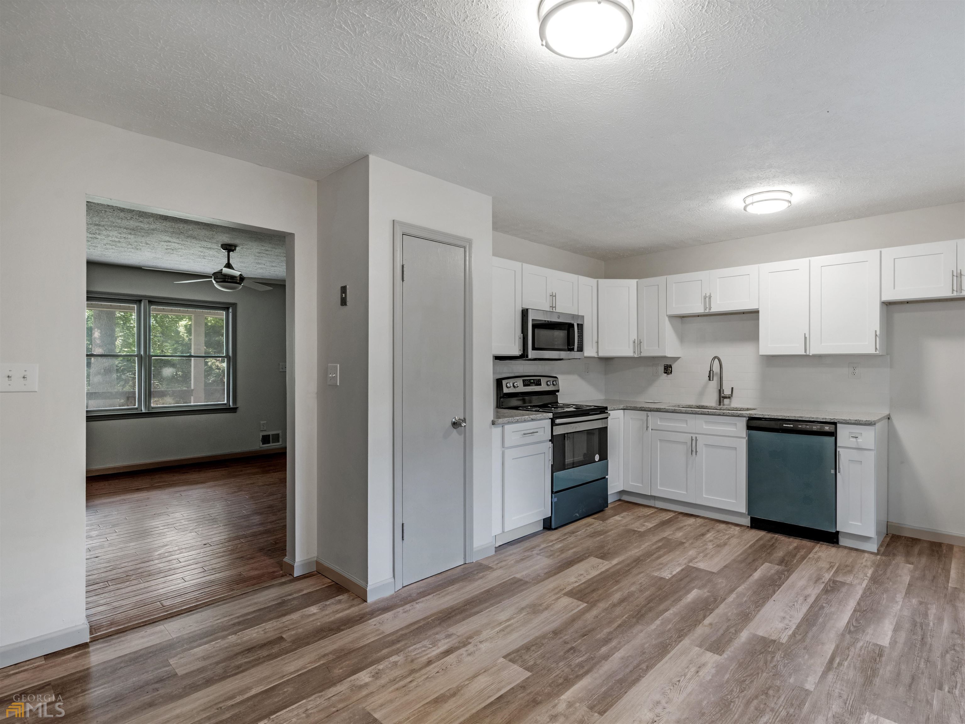 1999 Hampton Locust Grove Road, Locust Grove