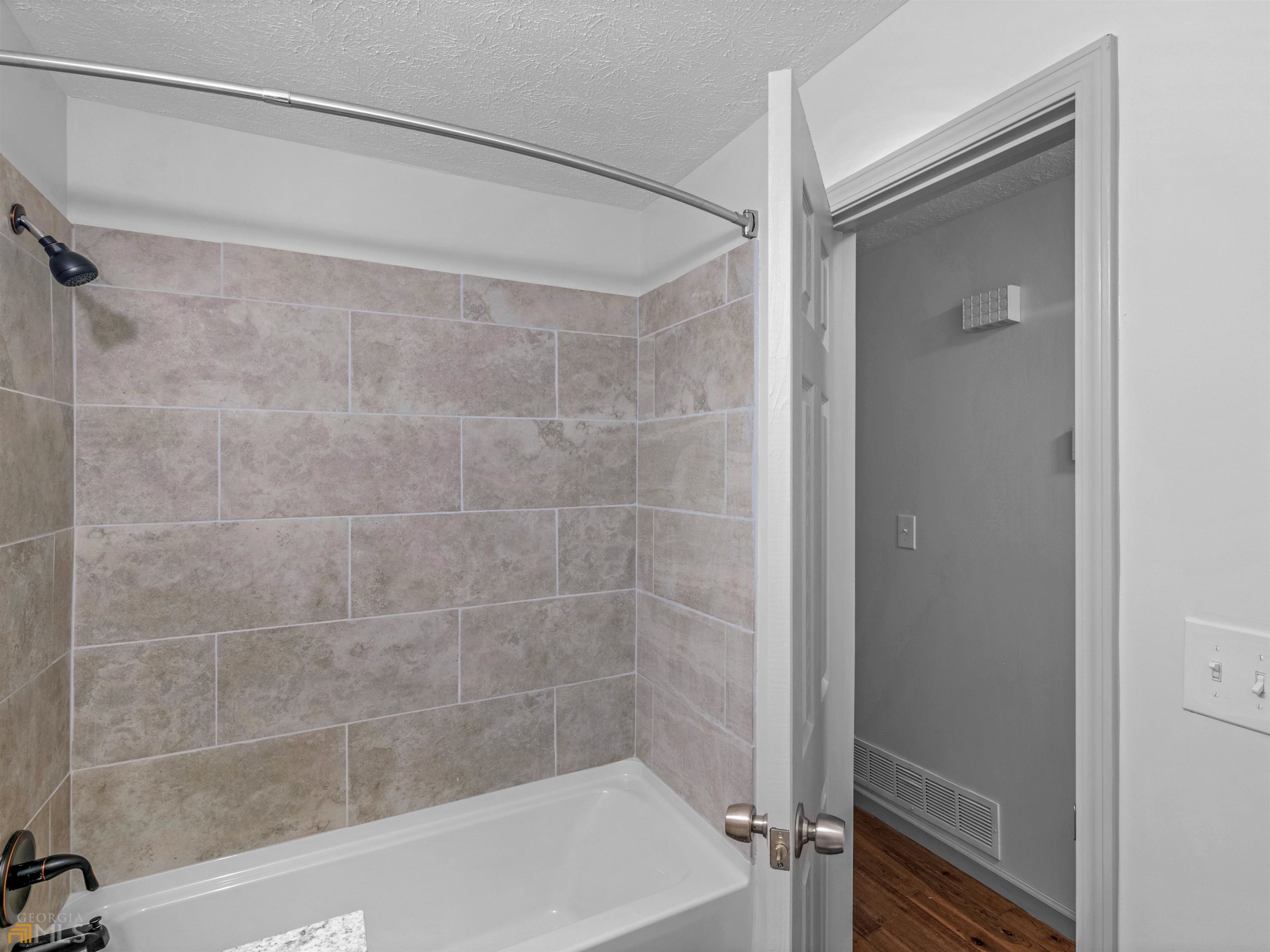 1999 Hampton Locust Grove Road, Locust Grove