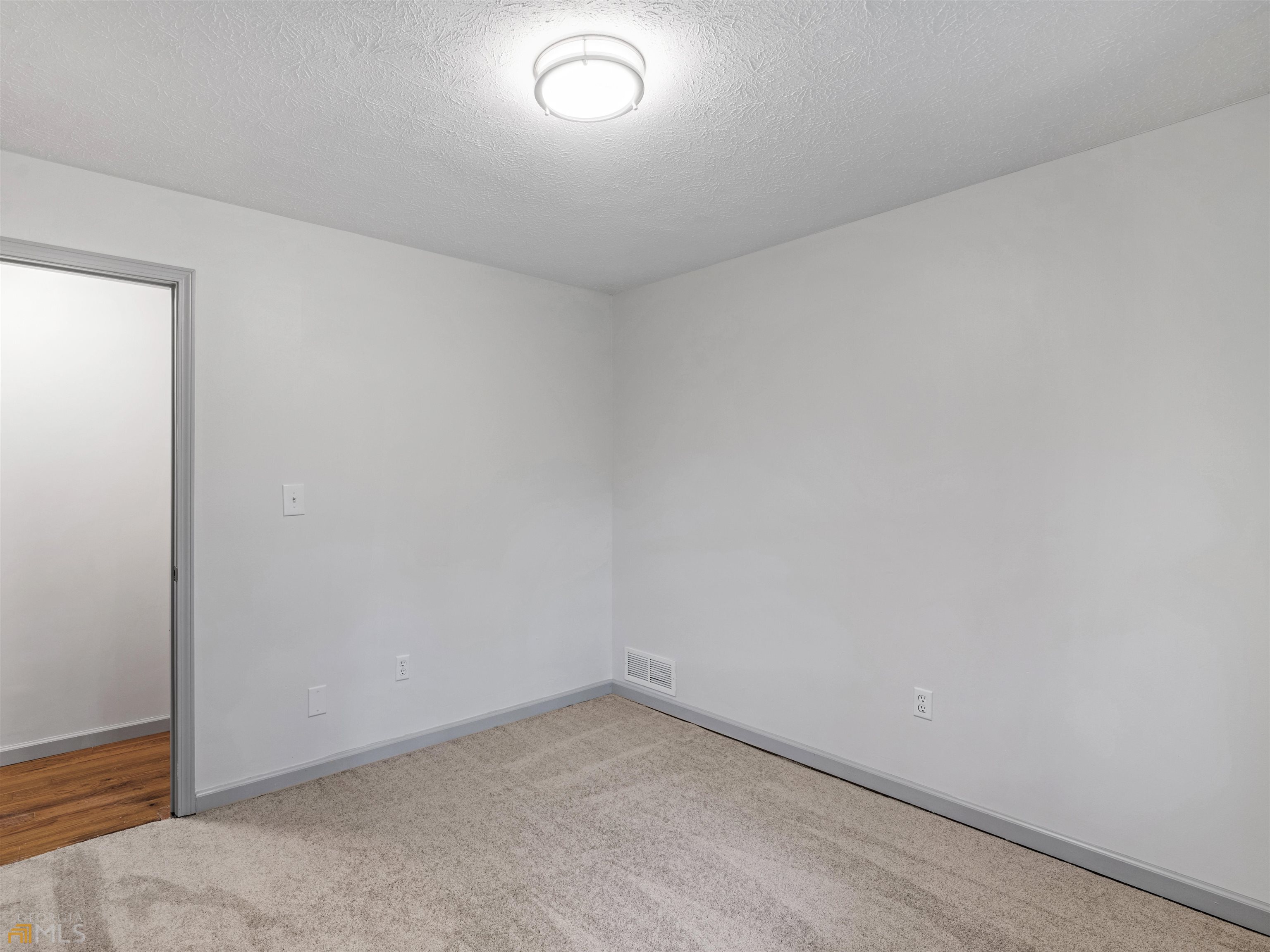 1999 Hampton Locust Grove Road, Locust Grove