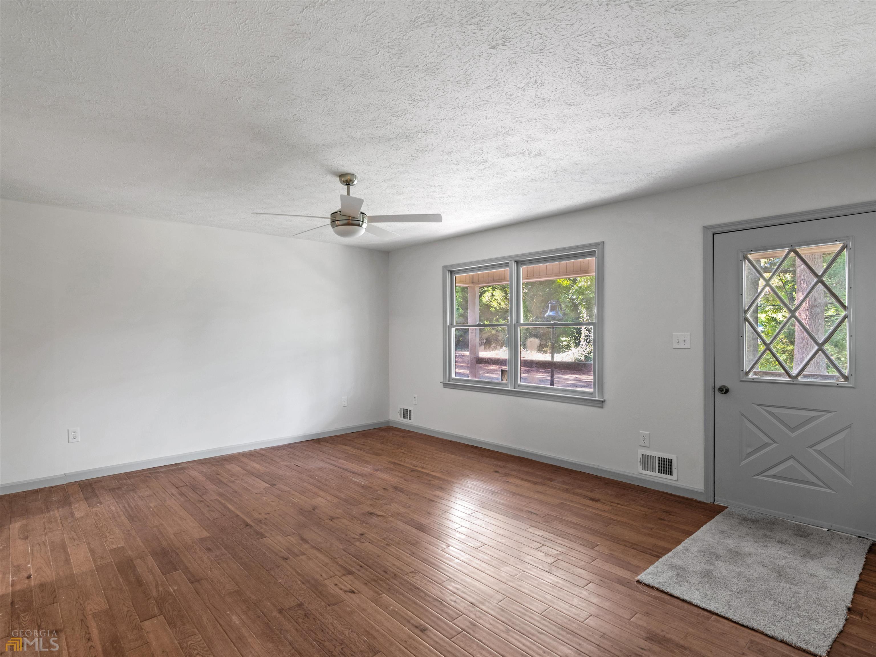 1999 Hampton Locust Grove Road, Locust Grove