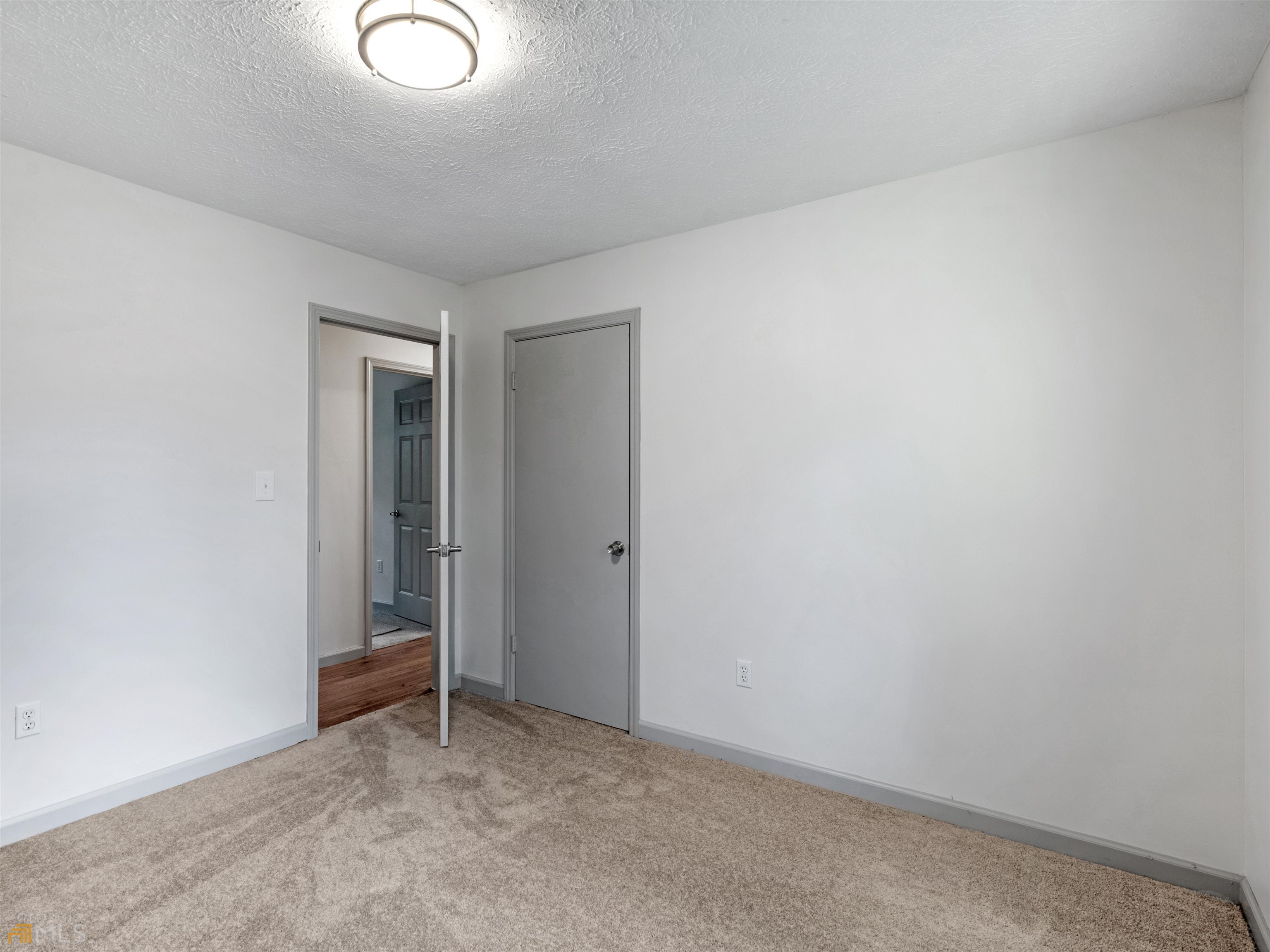 1999 Hampton Locust Grove Road, Locust Grove