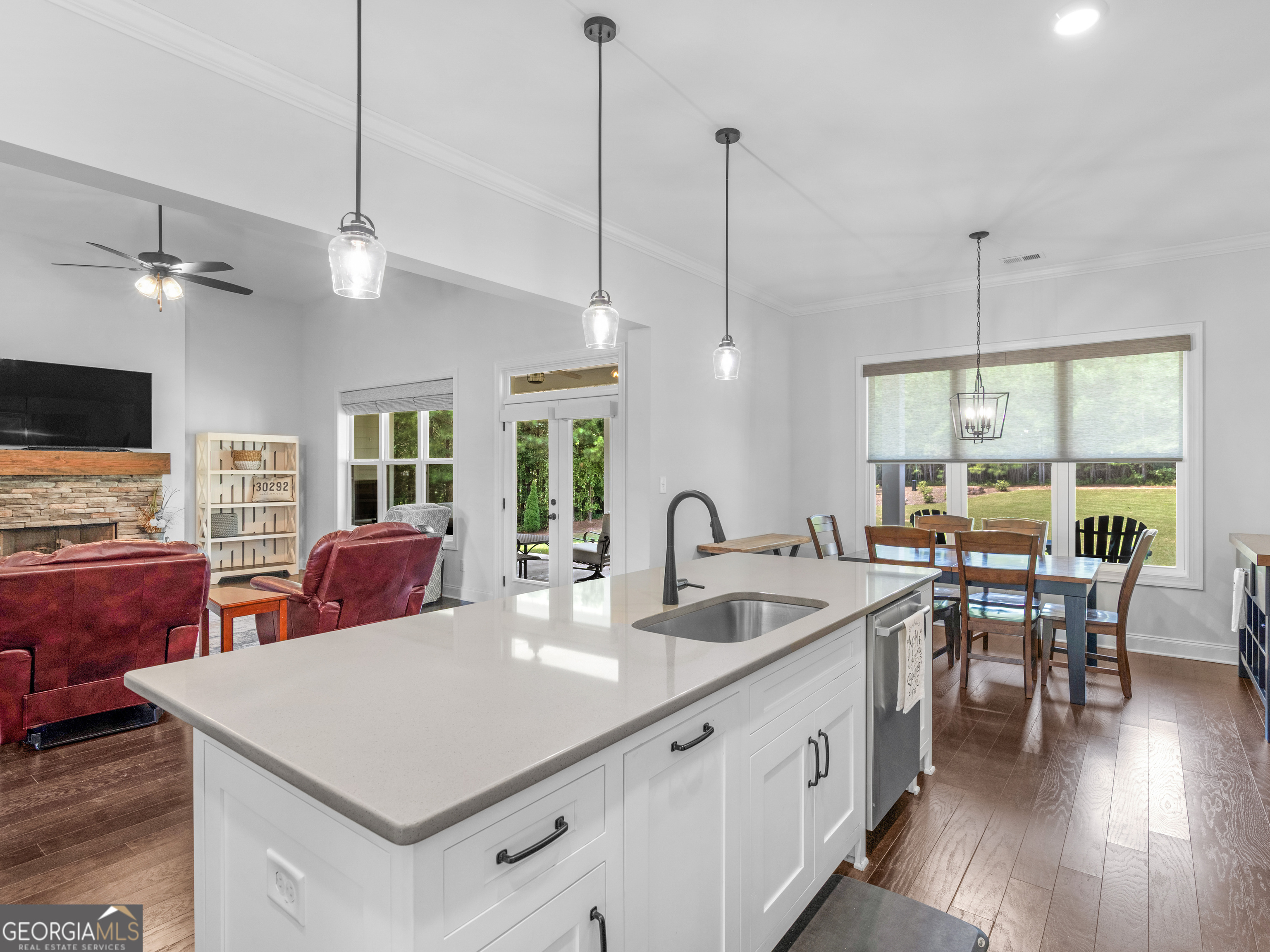 352 Thunderbolt Lane