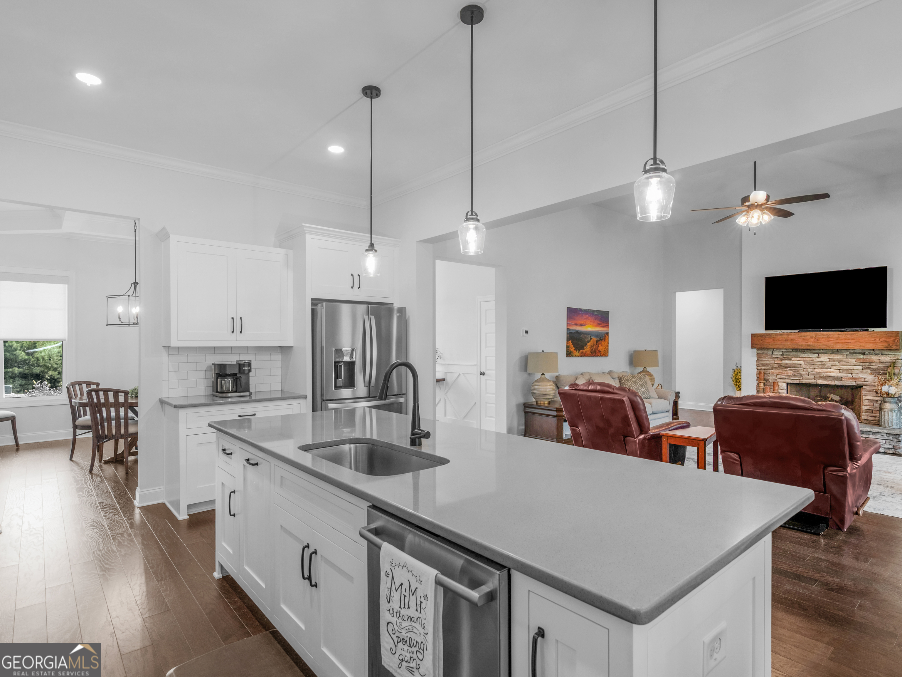 352 Thunderbolt Lane