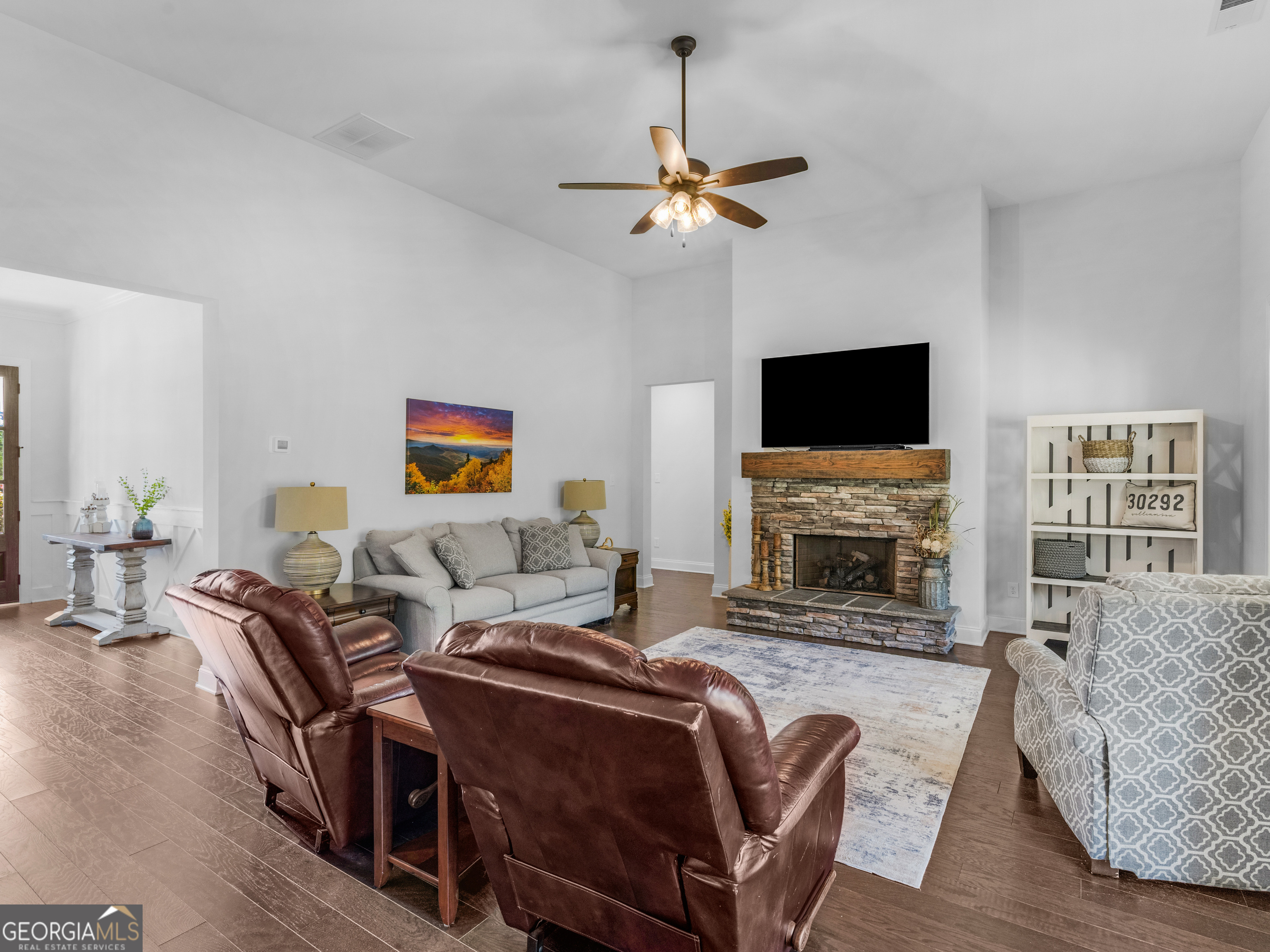 352 Thunderbolt Lane