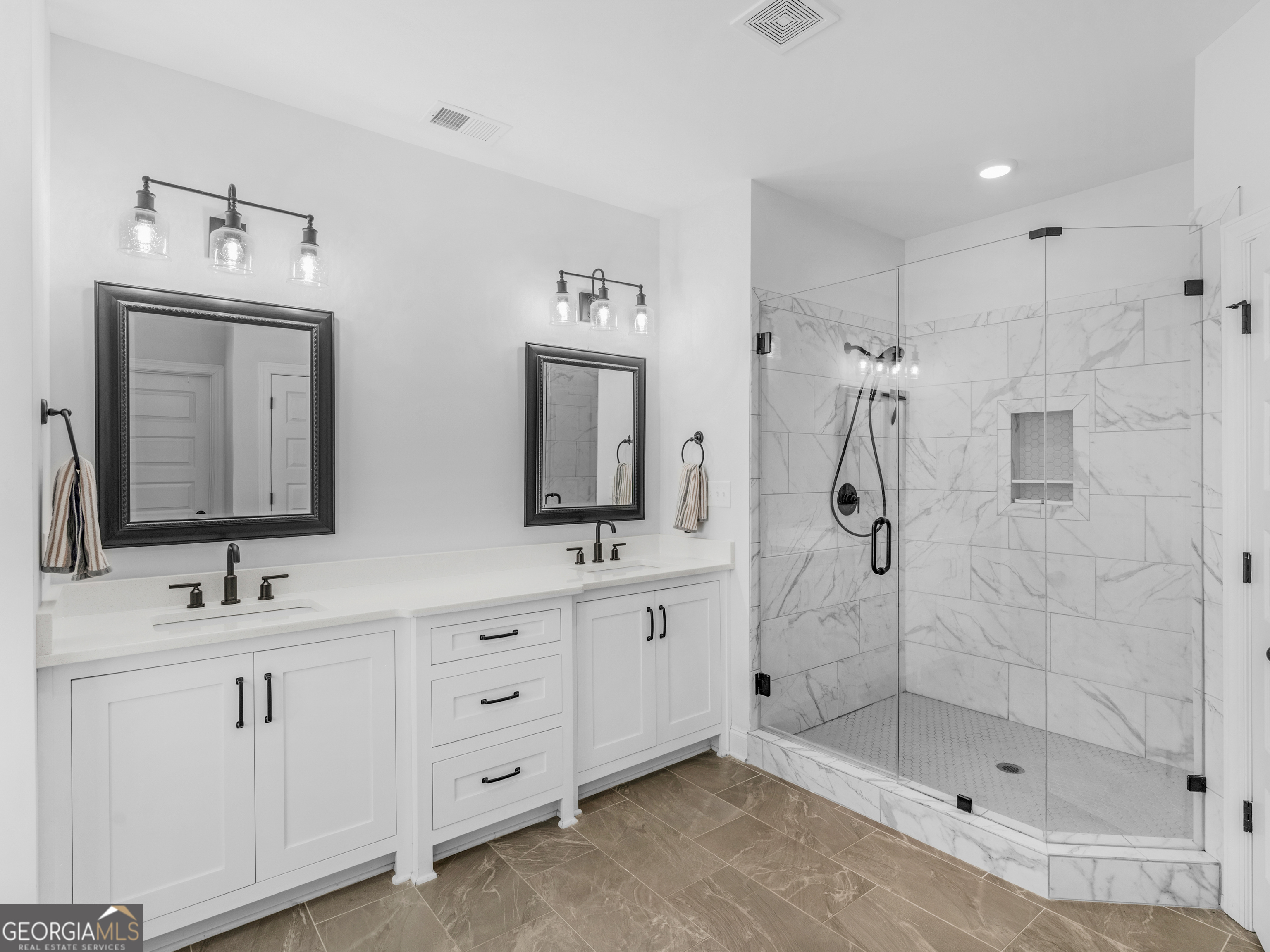 352 Thunderbolt Lane